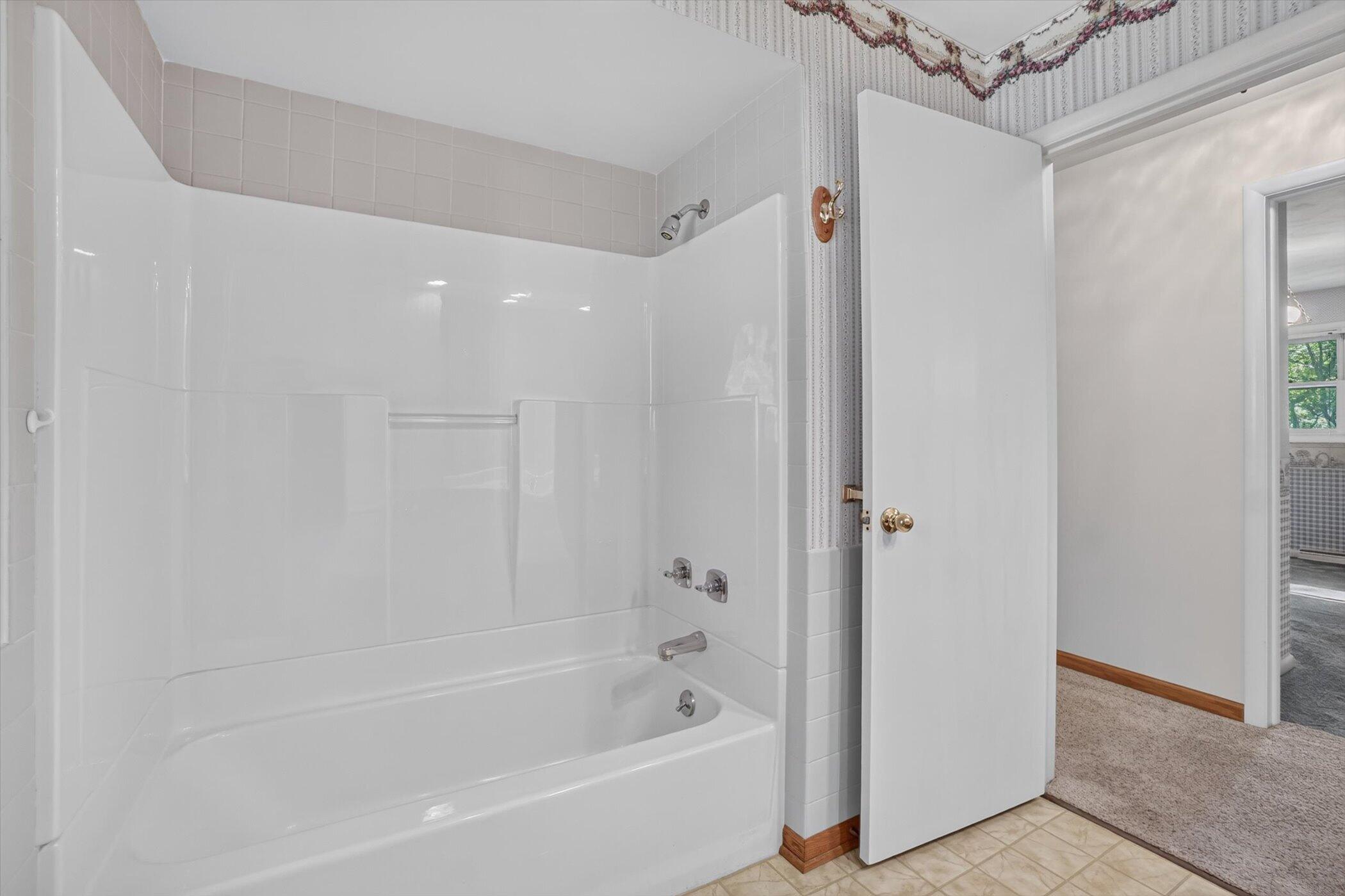 8047 Oak Hill Drive Kalamazoo MI 49009