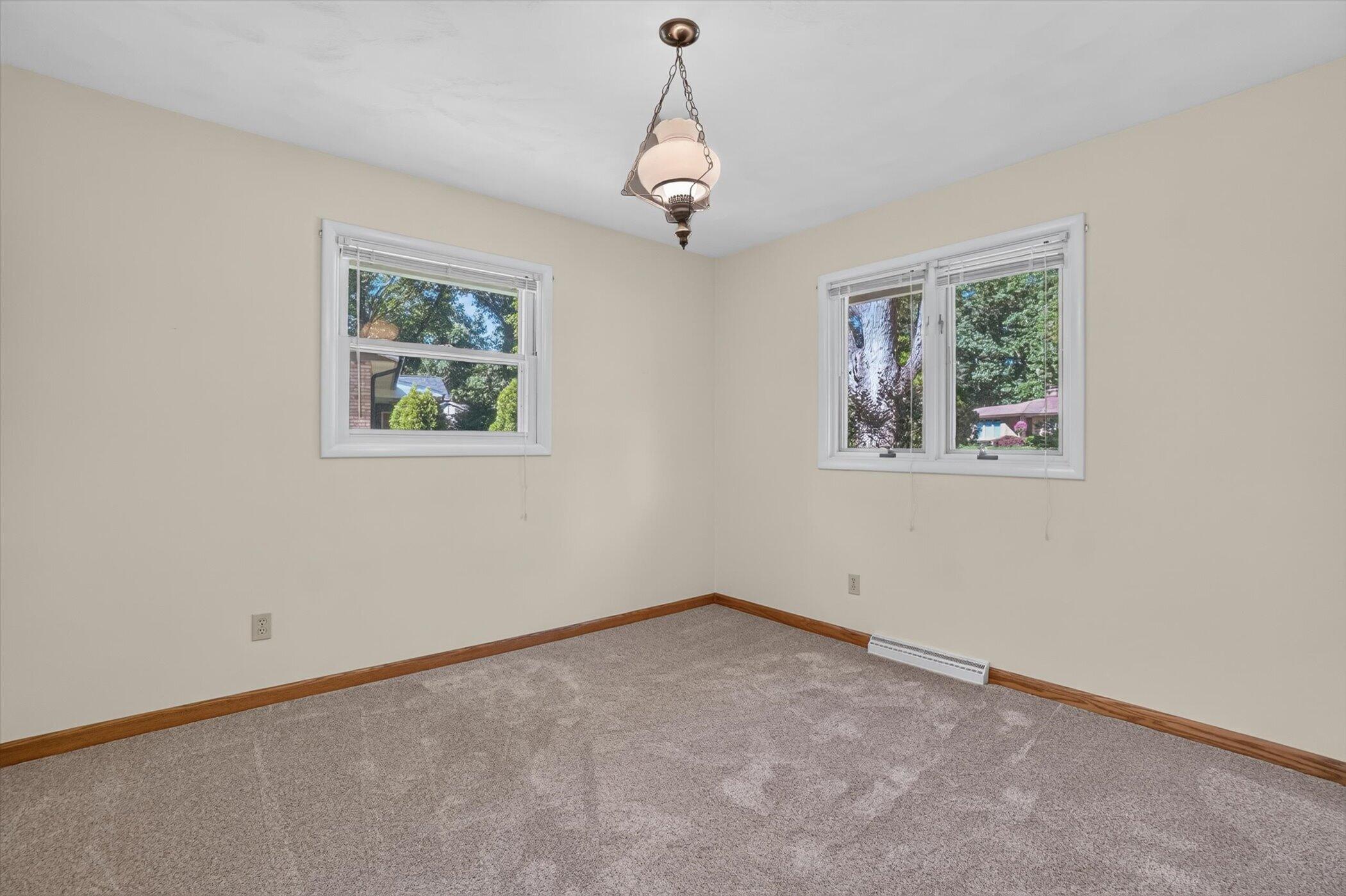 8047 Oak Hill Drive Kalamazoo MI 49009