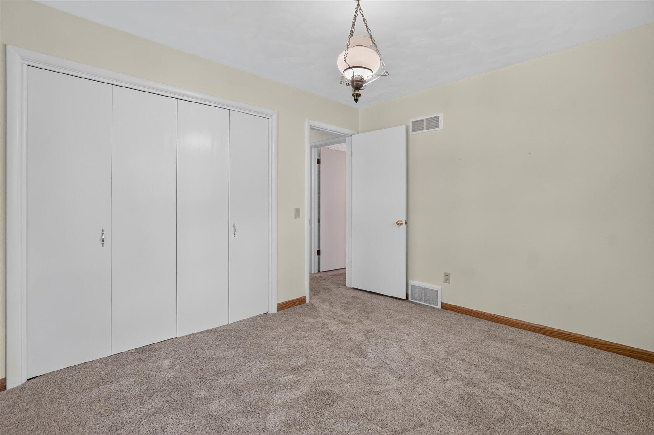 8047 Oak Hill Drive Kalamazoo MI 49009
