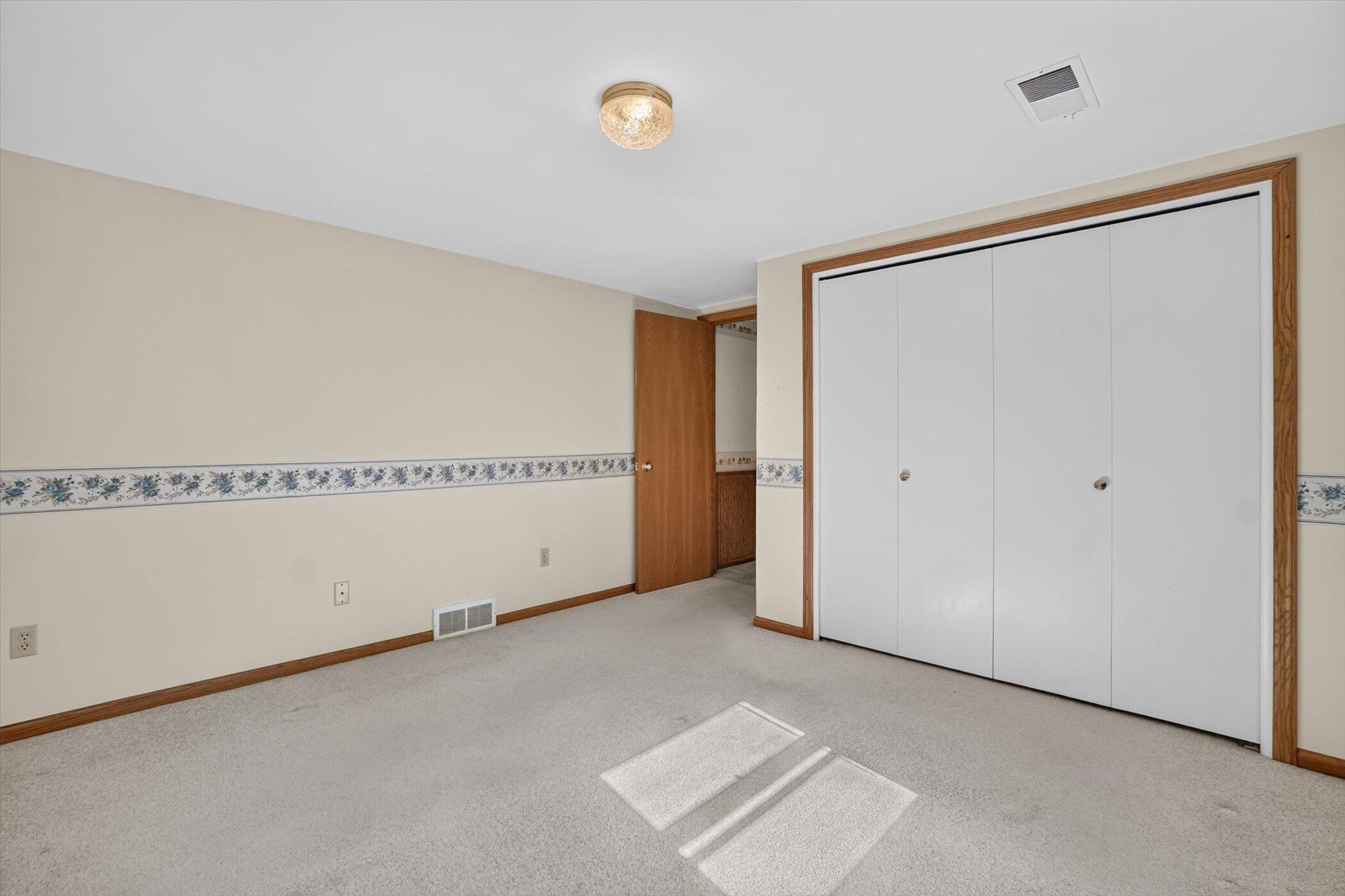 8047 Oak Hill Drive Kalamazoo MI 49009