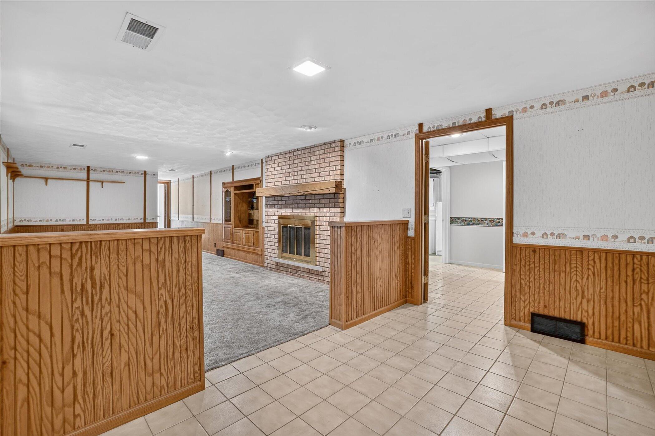 8047 Oak Hill Drive Kalamazoo MI 49009