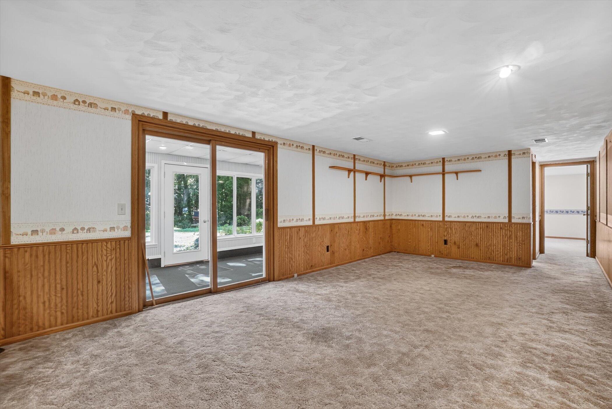 8047 Oak Hill Drive Kalamazoo MI 49009