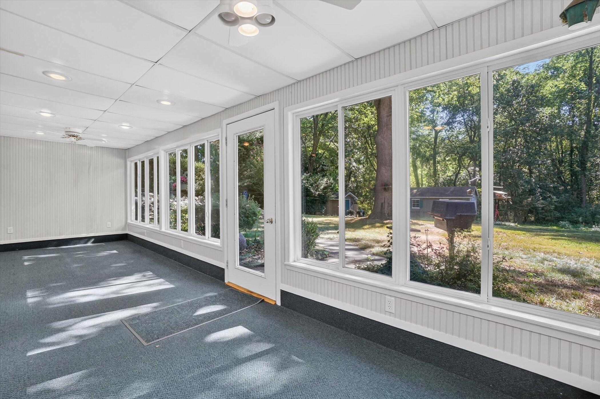 8047 Oak Hill Drive Kalamazoo MI 49009