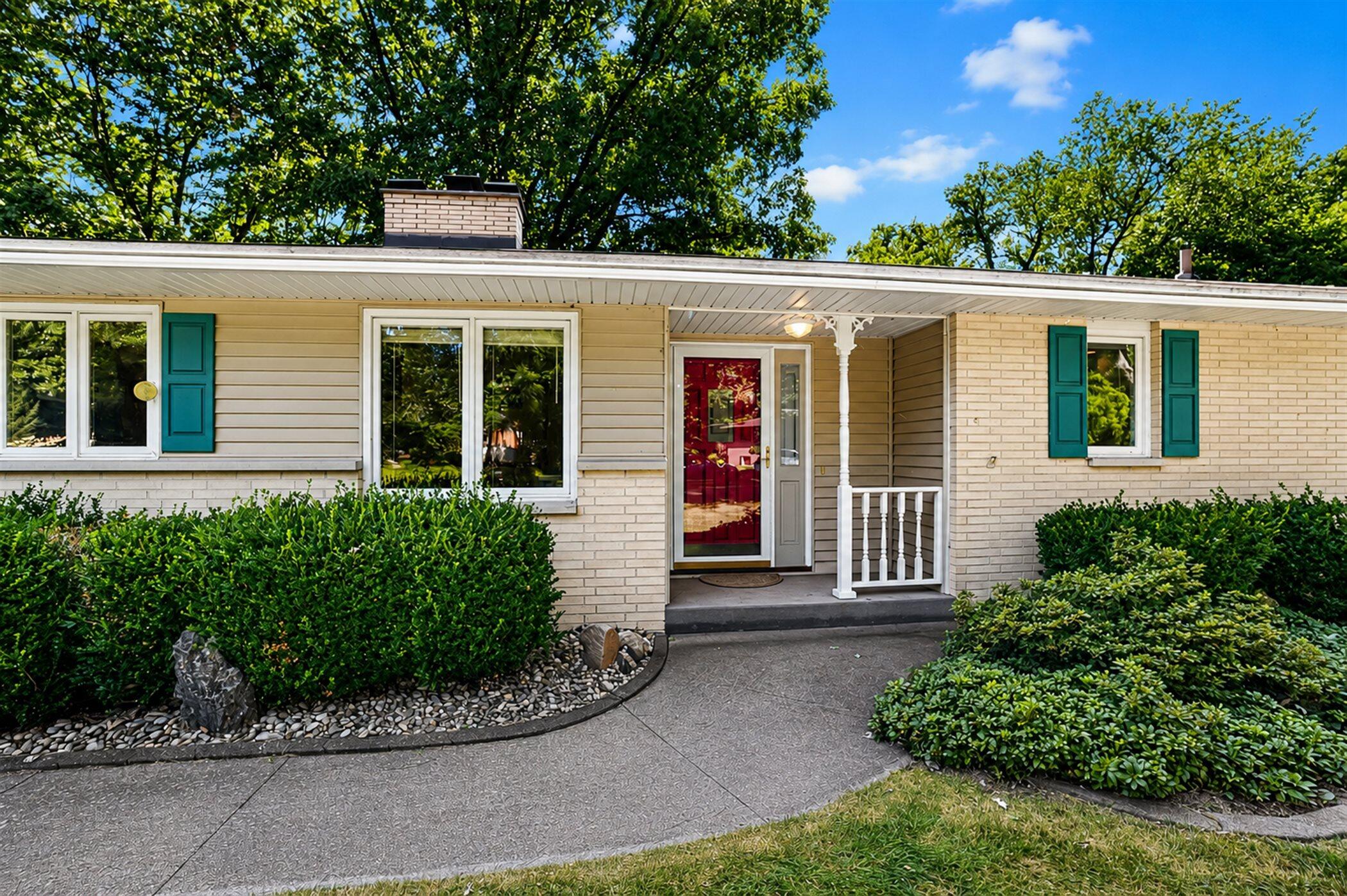 8047 Oak Hill Drive Kalamazoo MI 49009