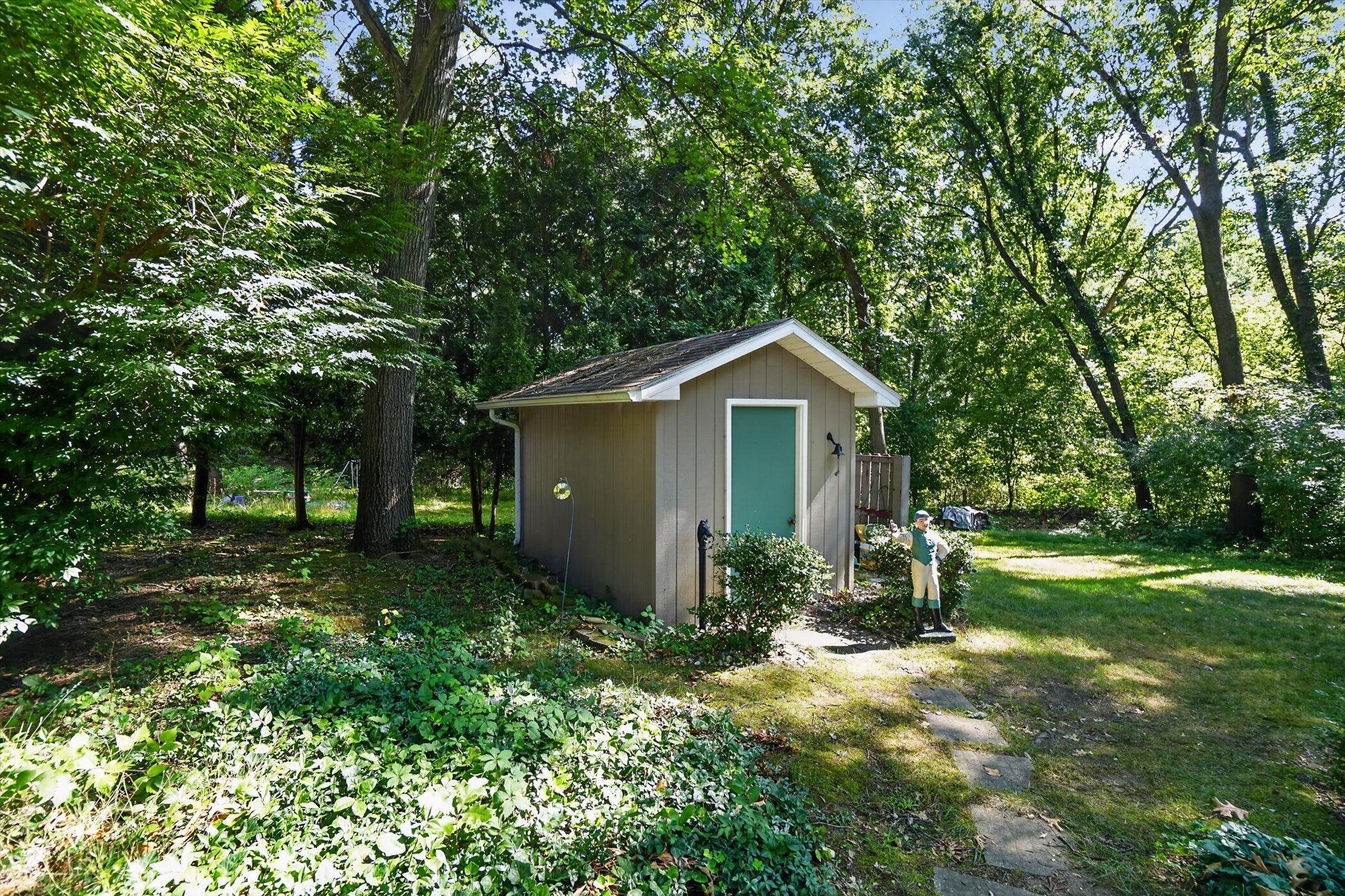 8047 Oak Hill Drive Kalamazoo MI 49009