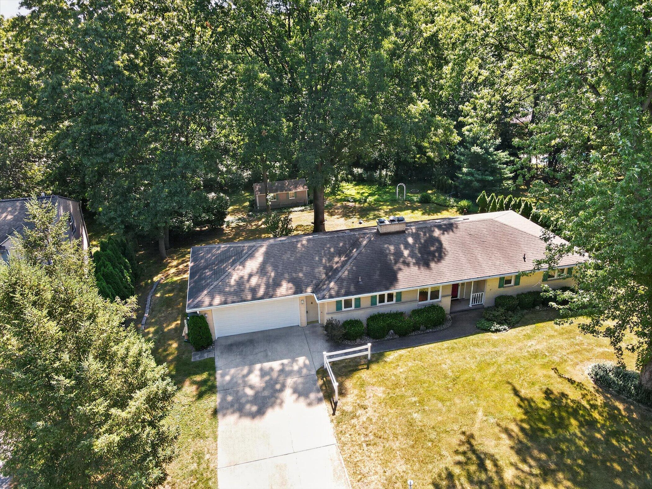 8047 Oak Hill Drive Kalamazoo MI 49009