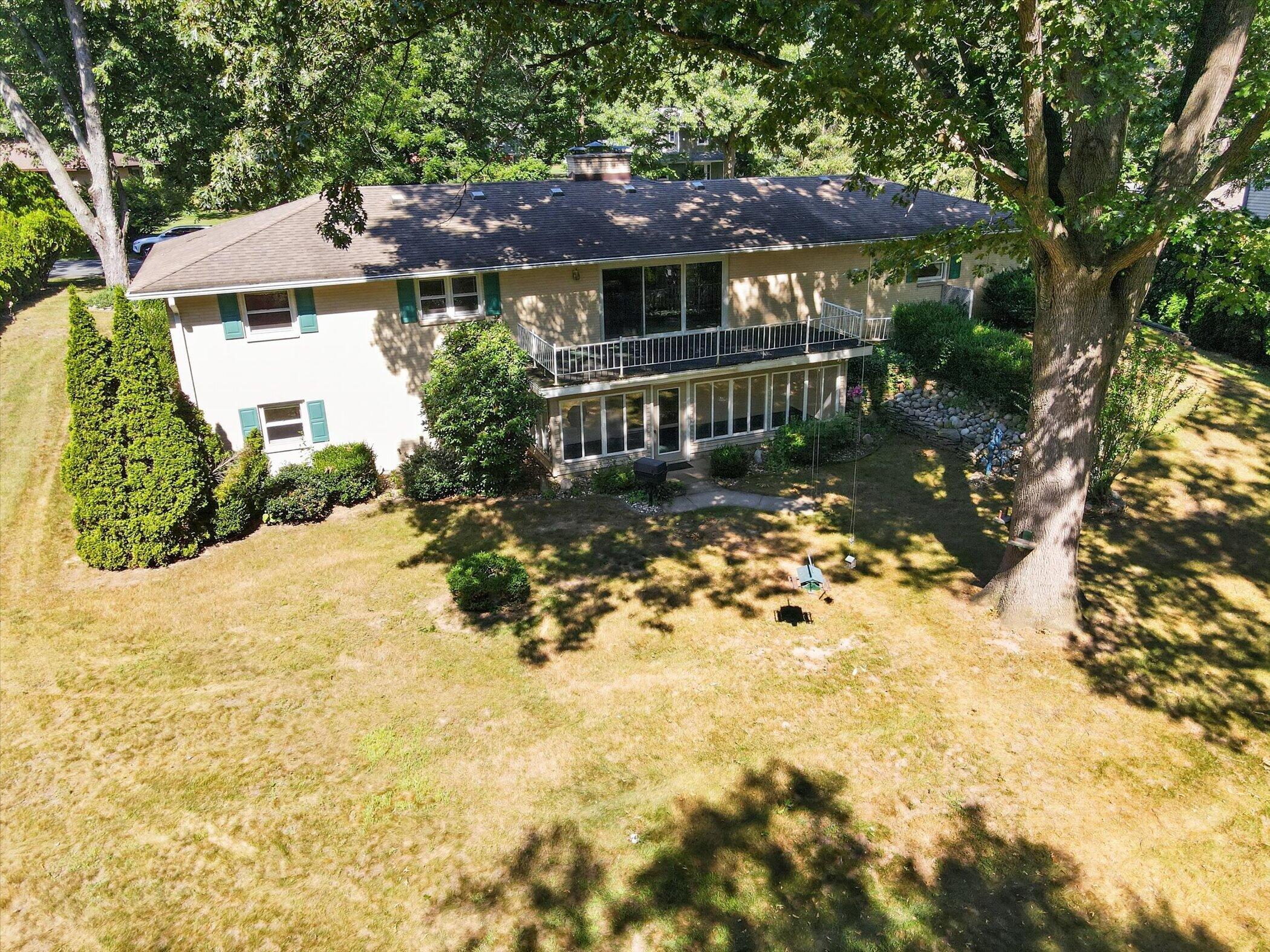 8047 Oak Hill Drive Kalamazoo MI 49009