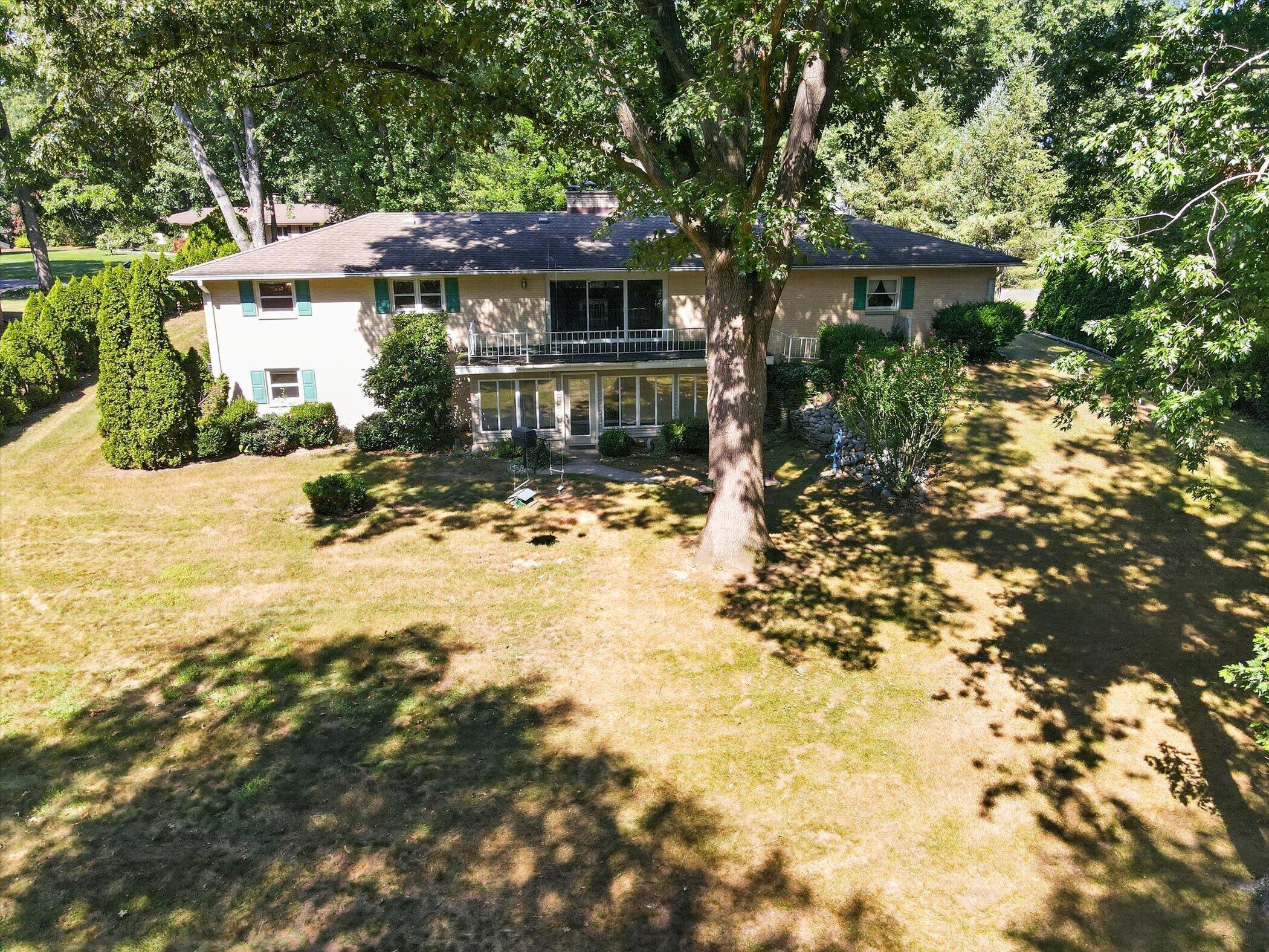 8047 Oak Hill Drive Kalamazoo MI 49009