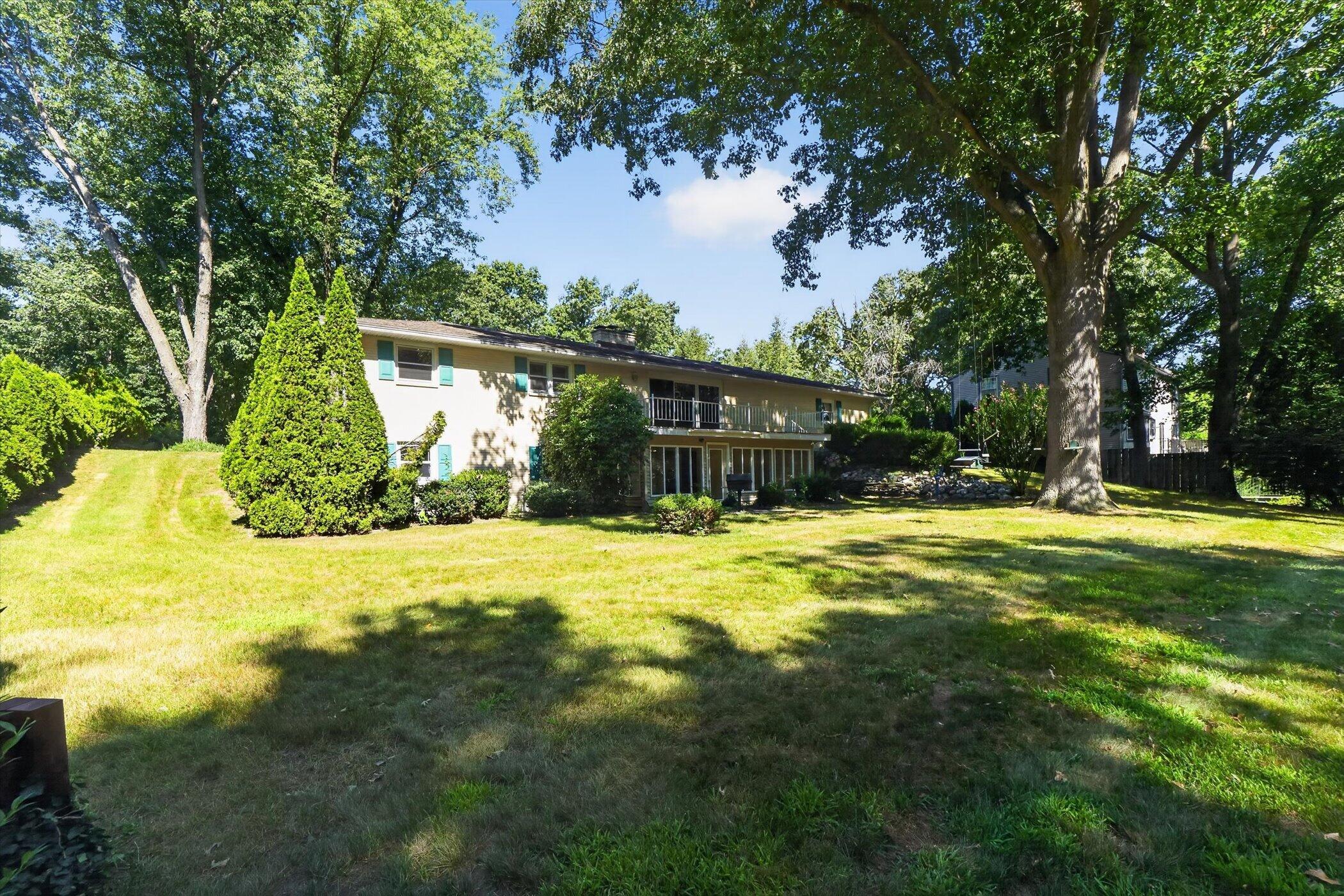 8047 Oak Hill Drive Kalamazoo MI 49009