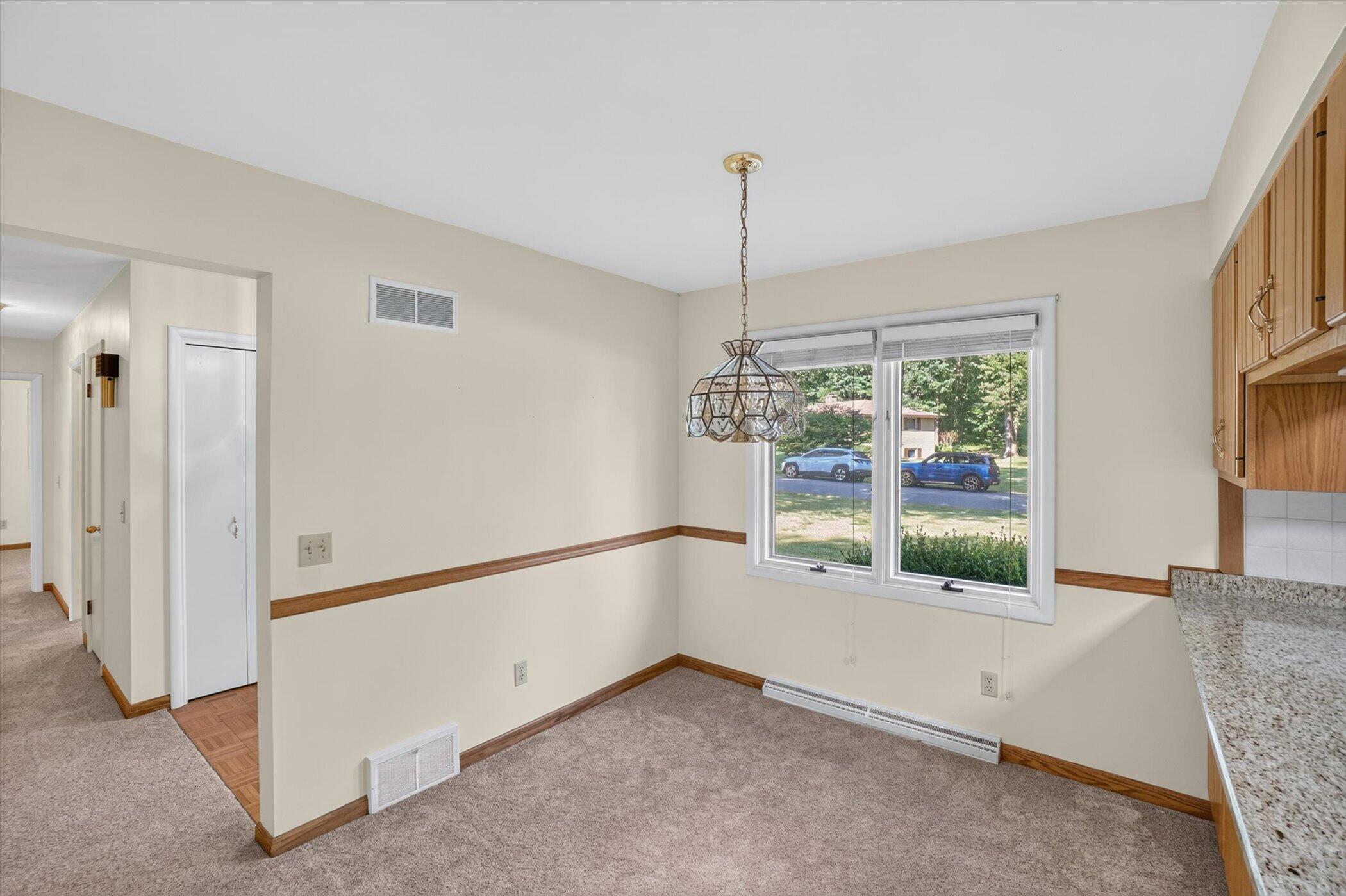 8047 Oak Hill Drive Kalamazoo MI 49009