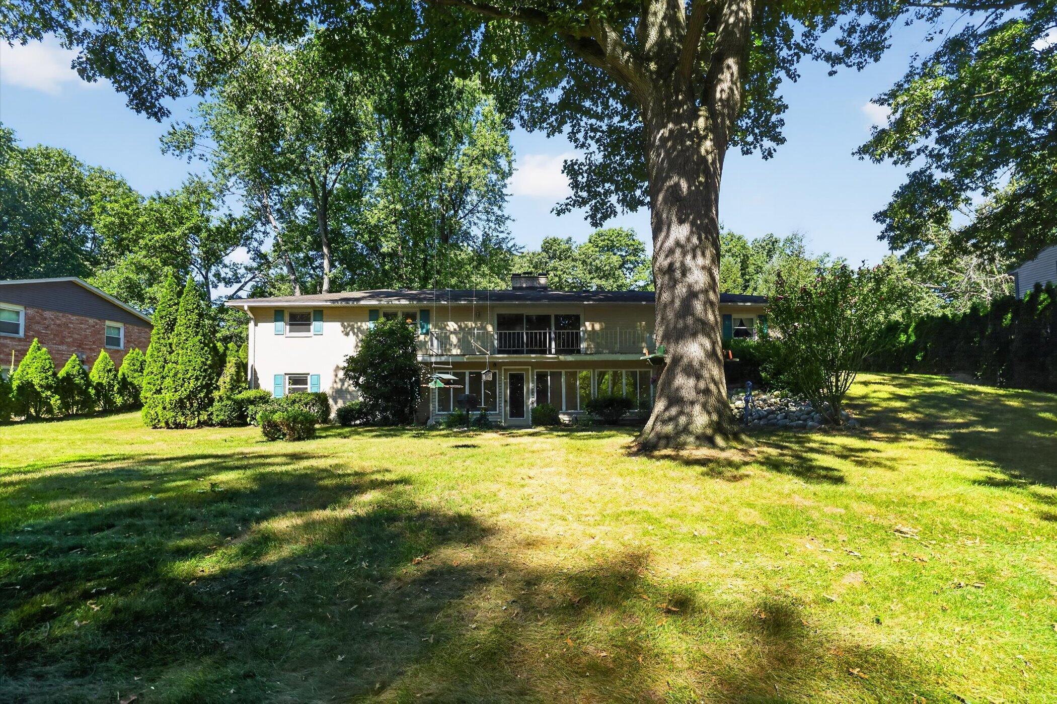 8047 Oak Hill Drive Kalamazoo MI 49009