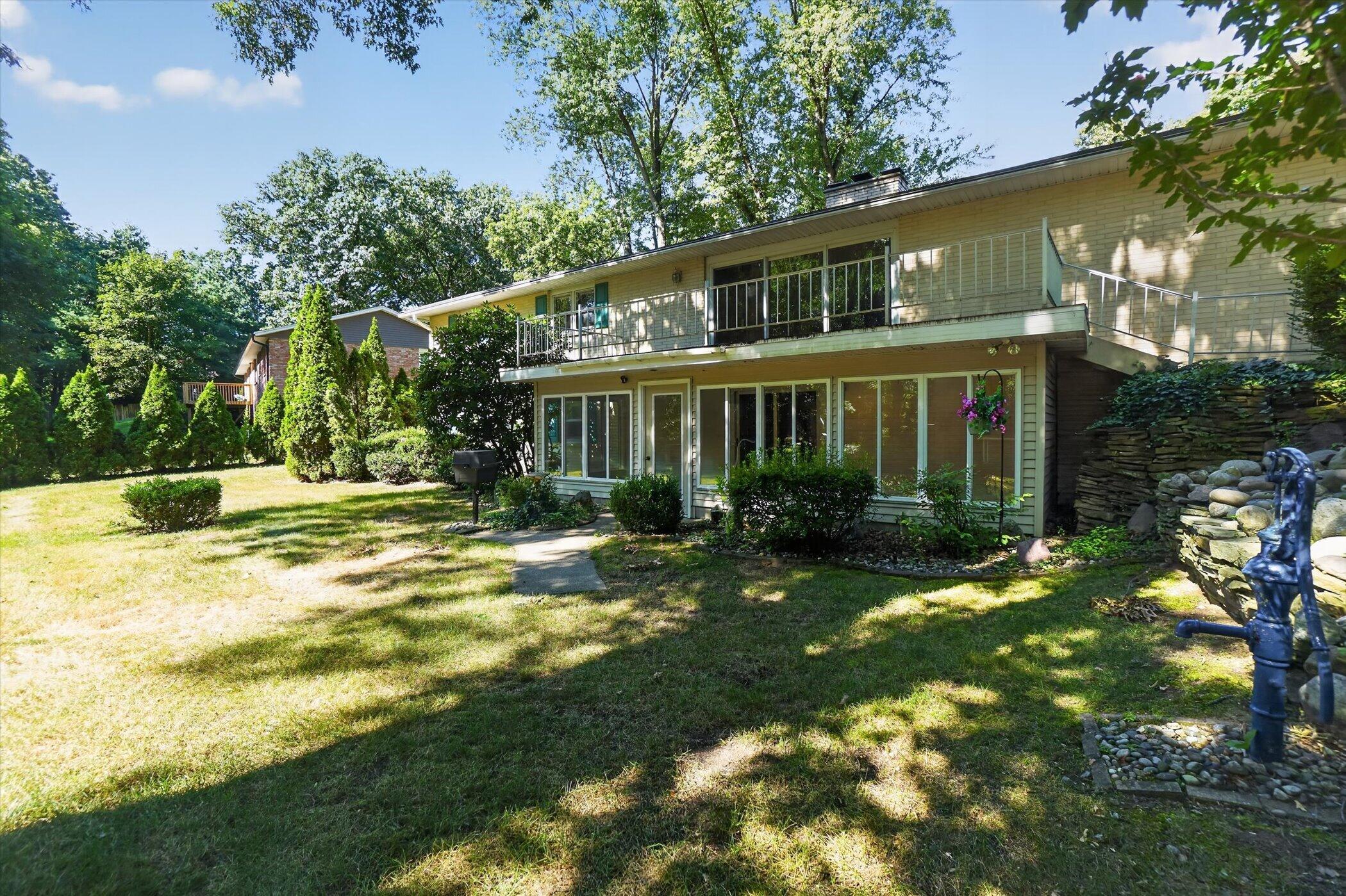 8047 Oak Hill Drive Kalamazoo MI 49009