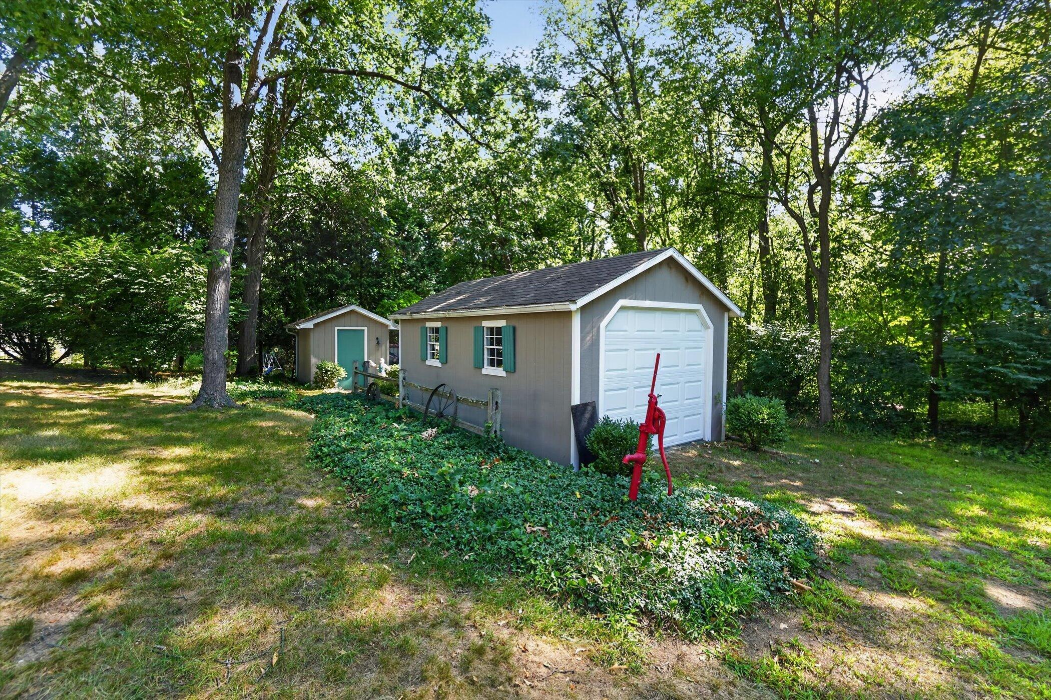 8047 Oak Hill Drive Kalamazoo MI 49009