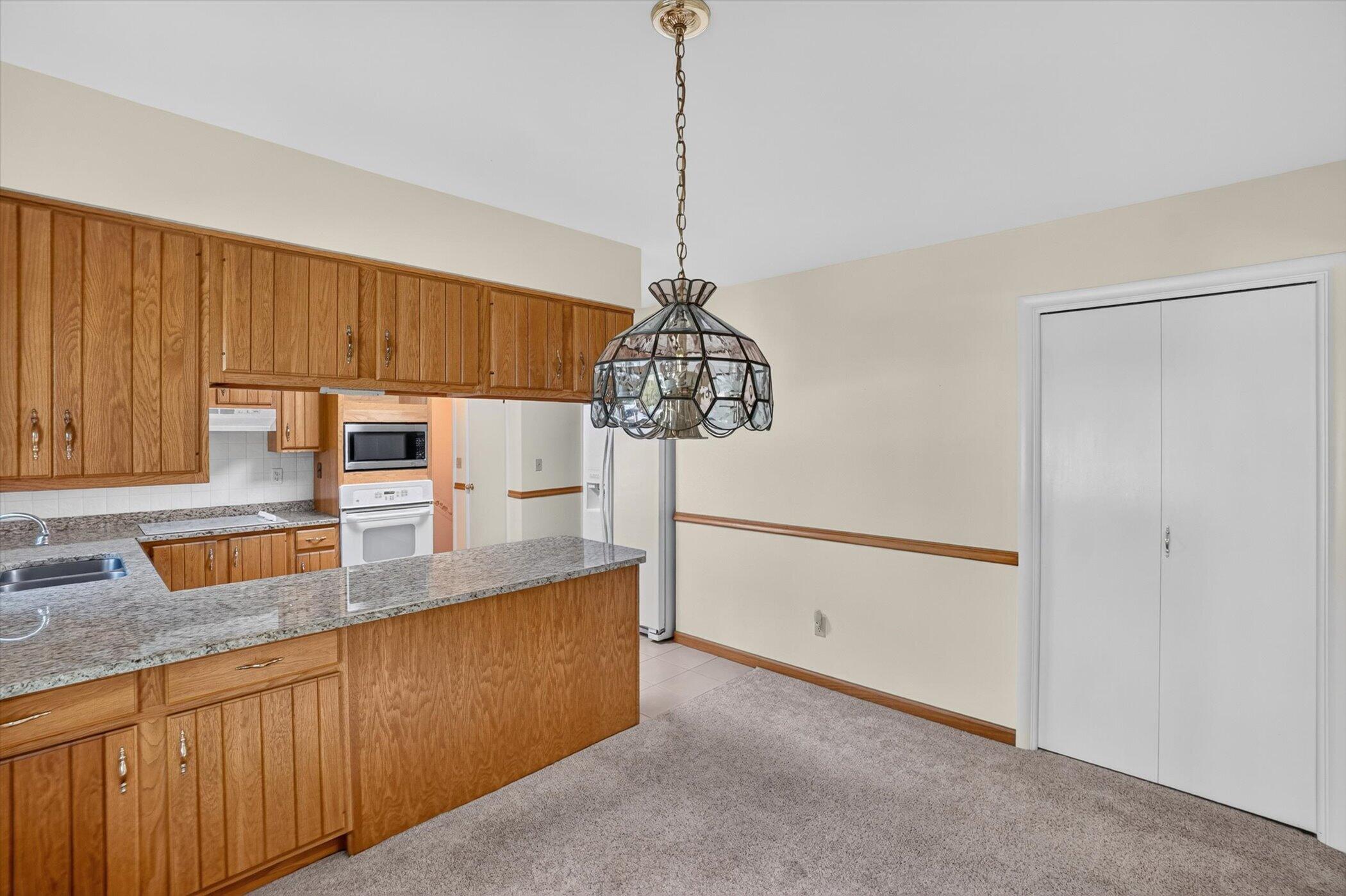 8047 Oak Hill Drive Kalamazoo MI 49009