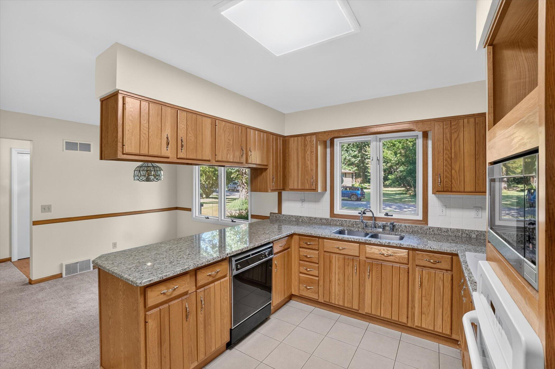 8047 Oak Hill Drive Kalamazoo MI 49009