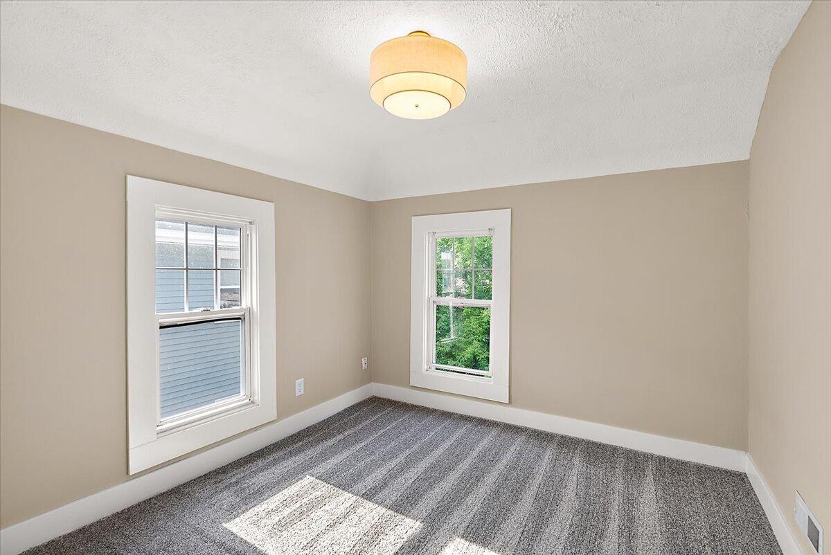 515 Woodlawn Street SE Grand Rapids MI 49507