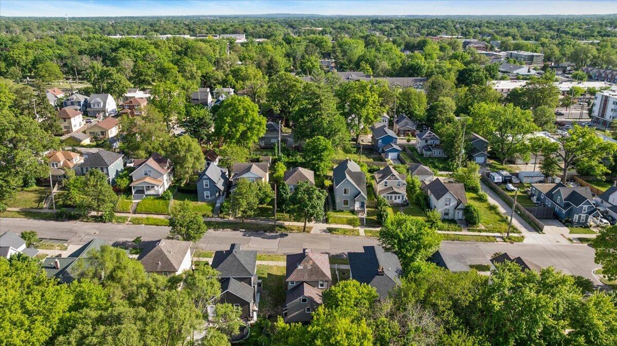 515 Woodlawn Street SE Grand Rapids MI 49507