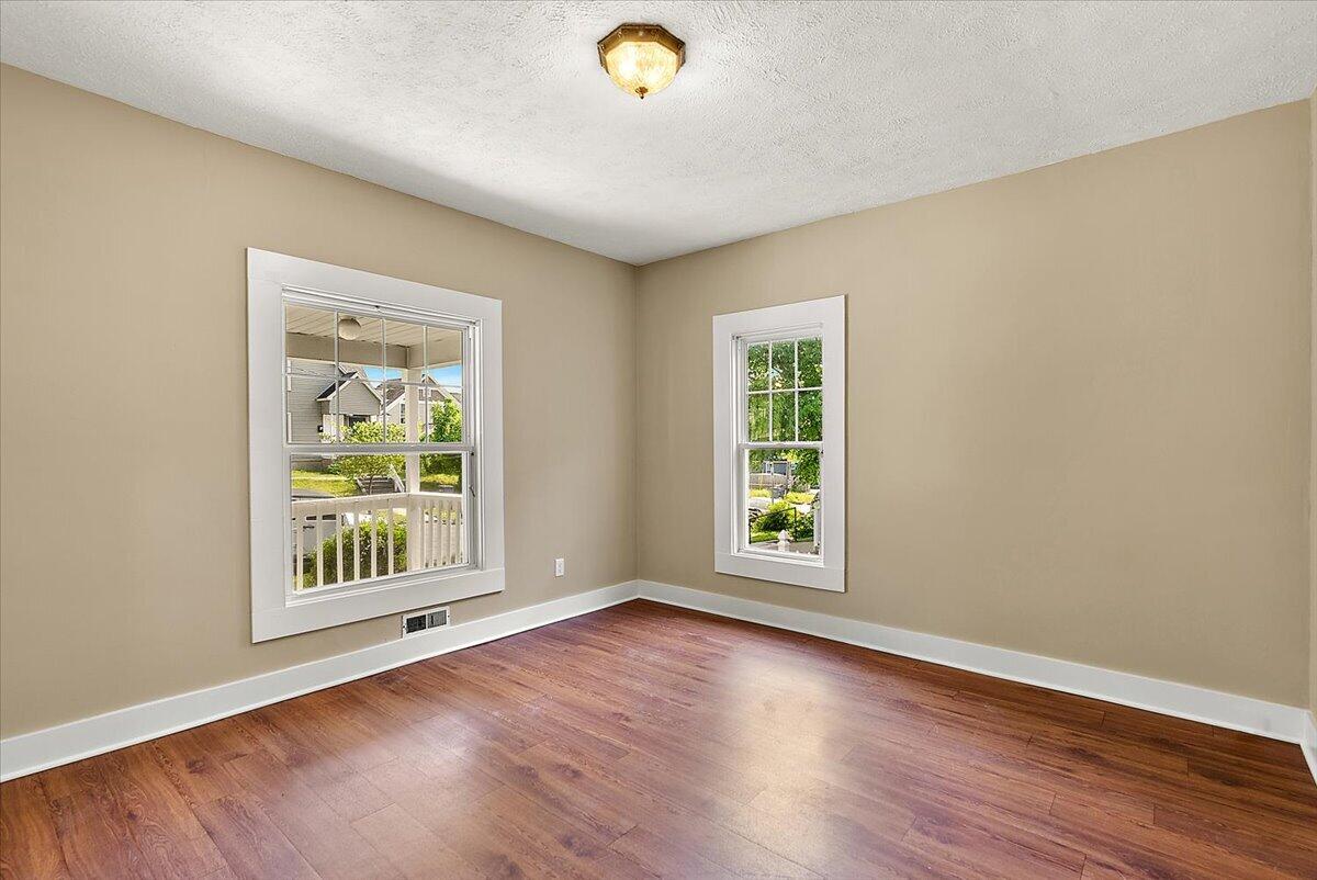 515 Woodlawn Street SE Grand Rapids MI 49507