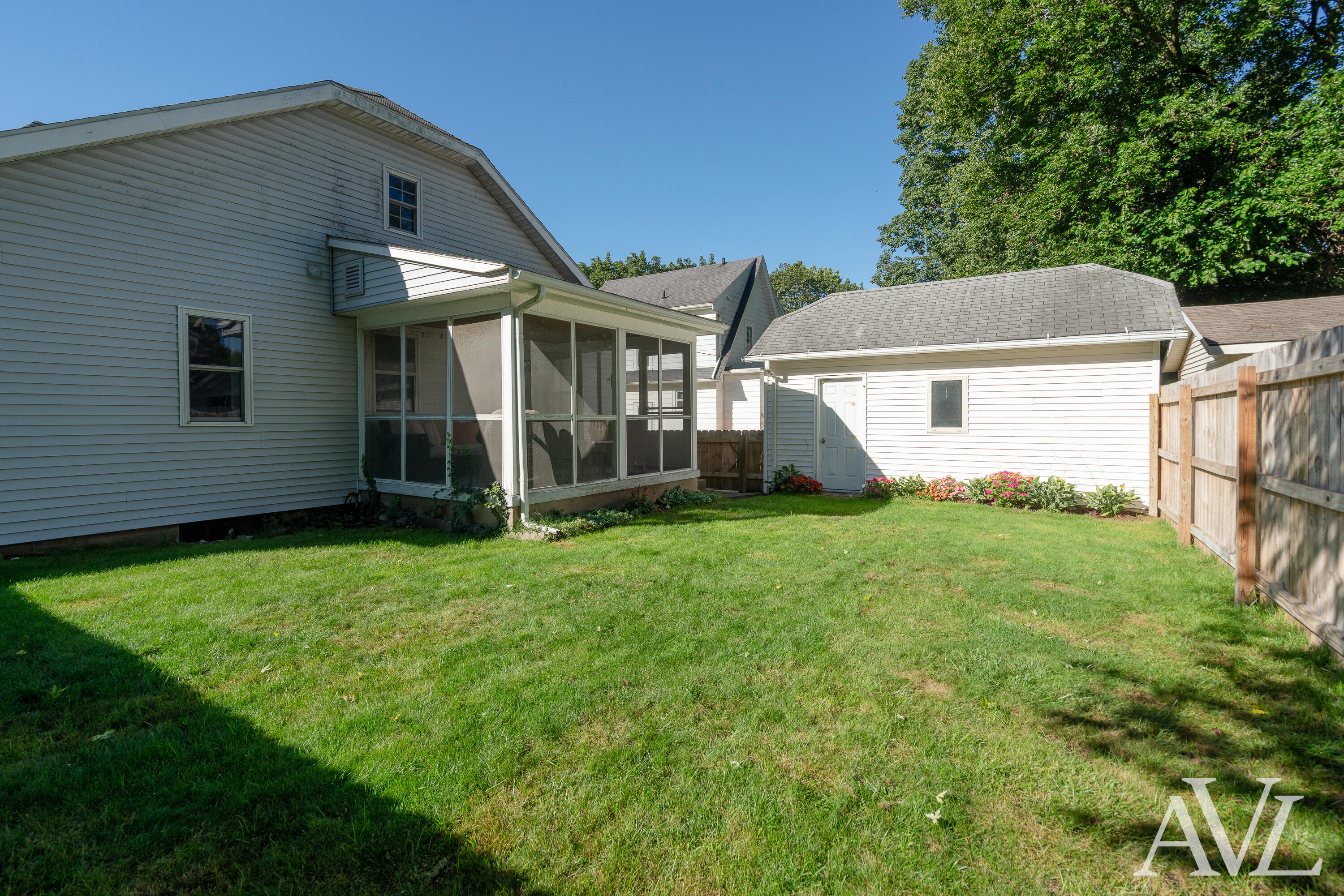 905 N Ottillia Street SE Grand Rapids MI 49507