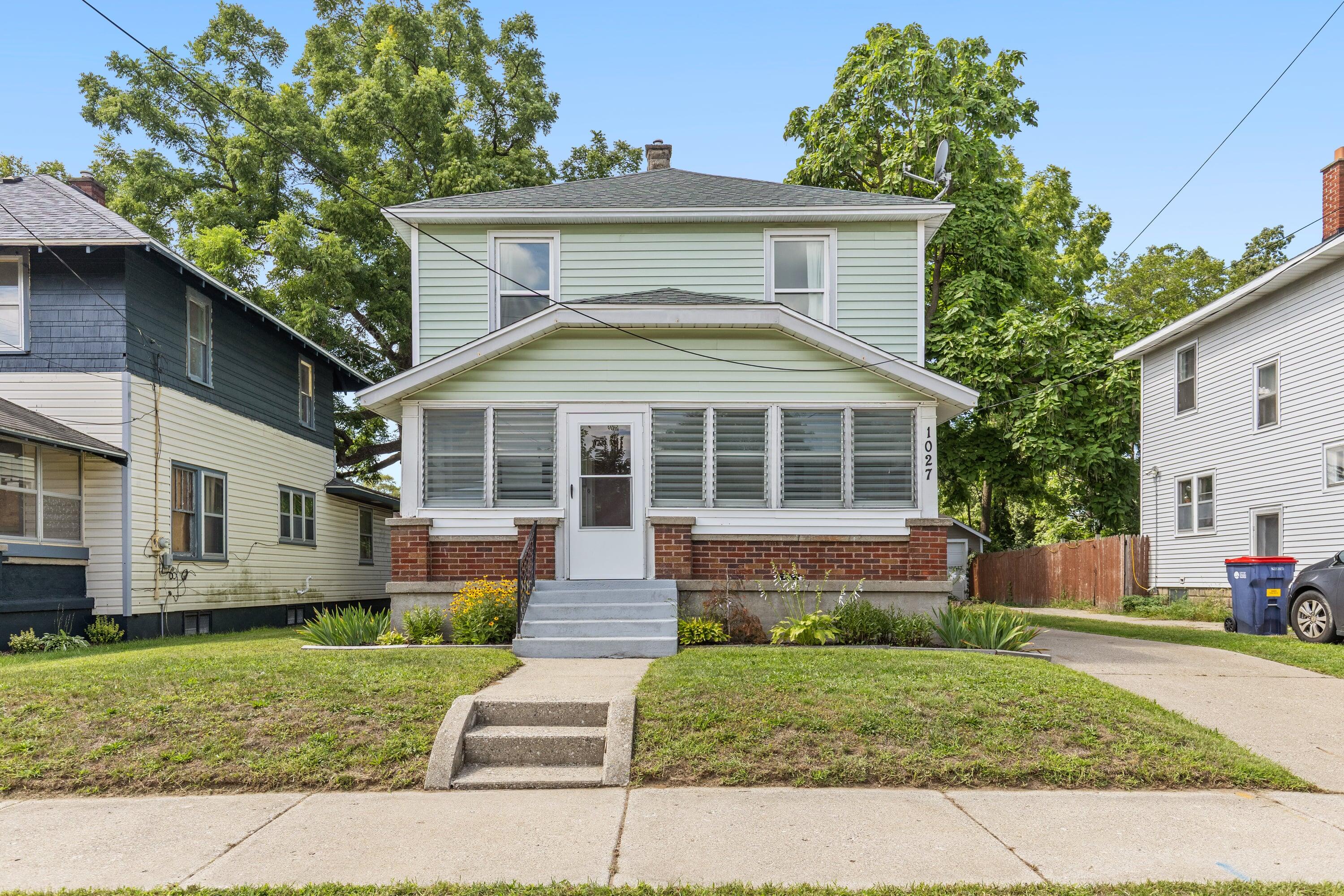 1027 Dallas Avenue SE Grand Rapids MI 49507