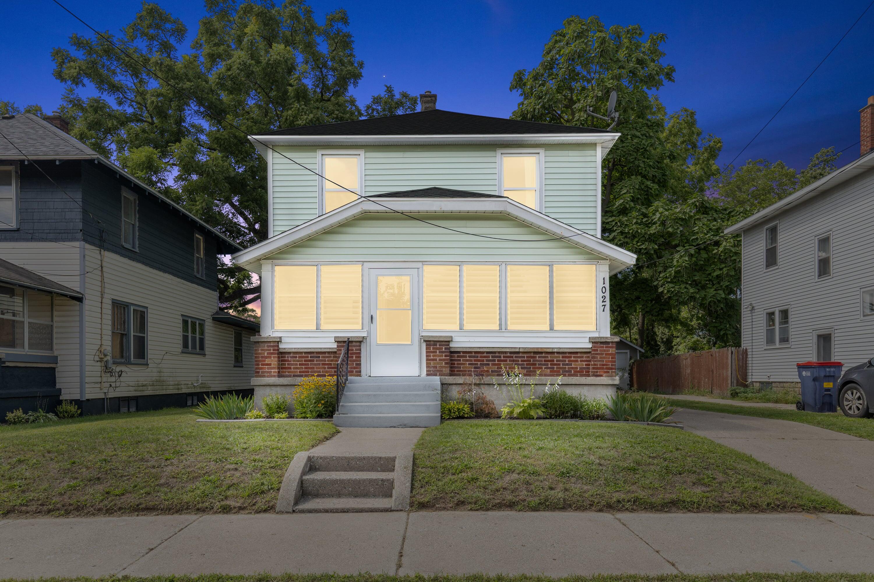 1027 Dallas Avenue SE Grand Rapids MI 49507