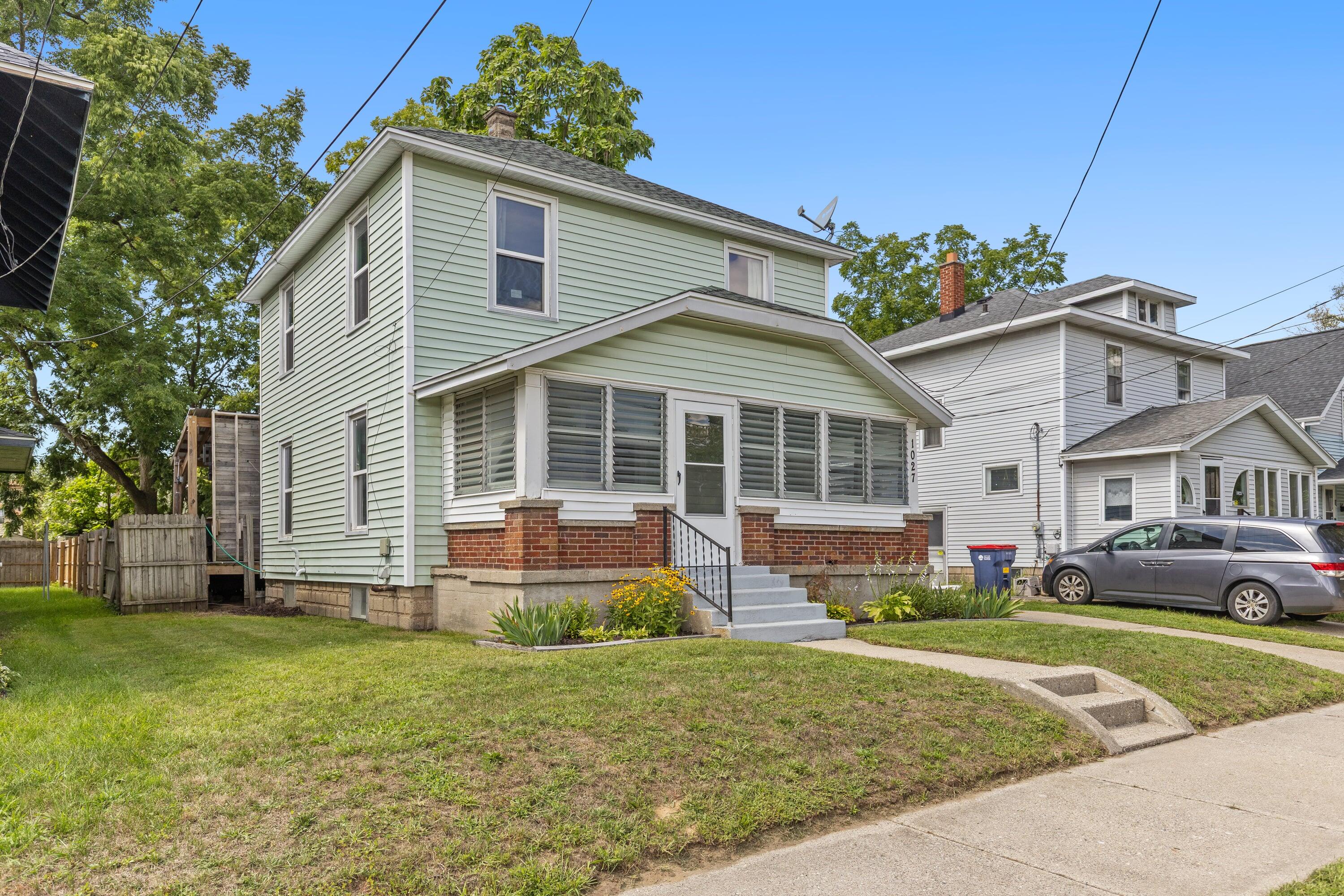 1027 Dallas Avenue SE Grand Rapids MI 49507