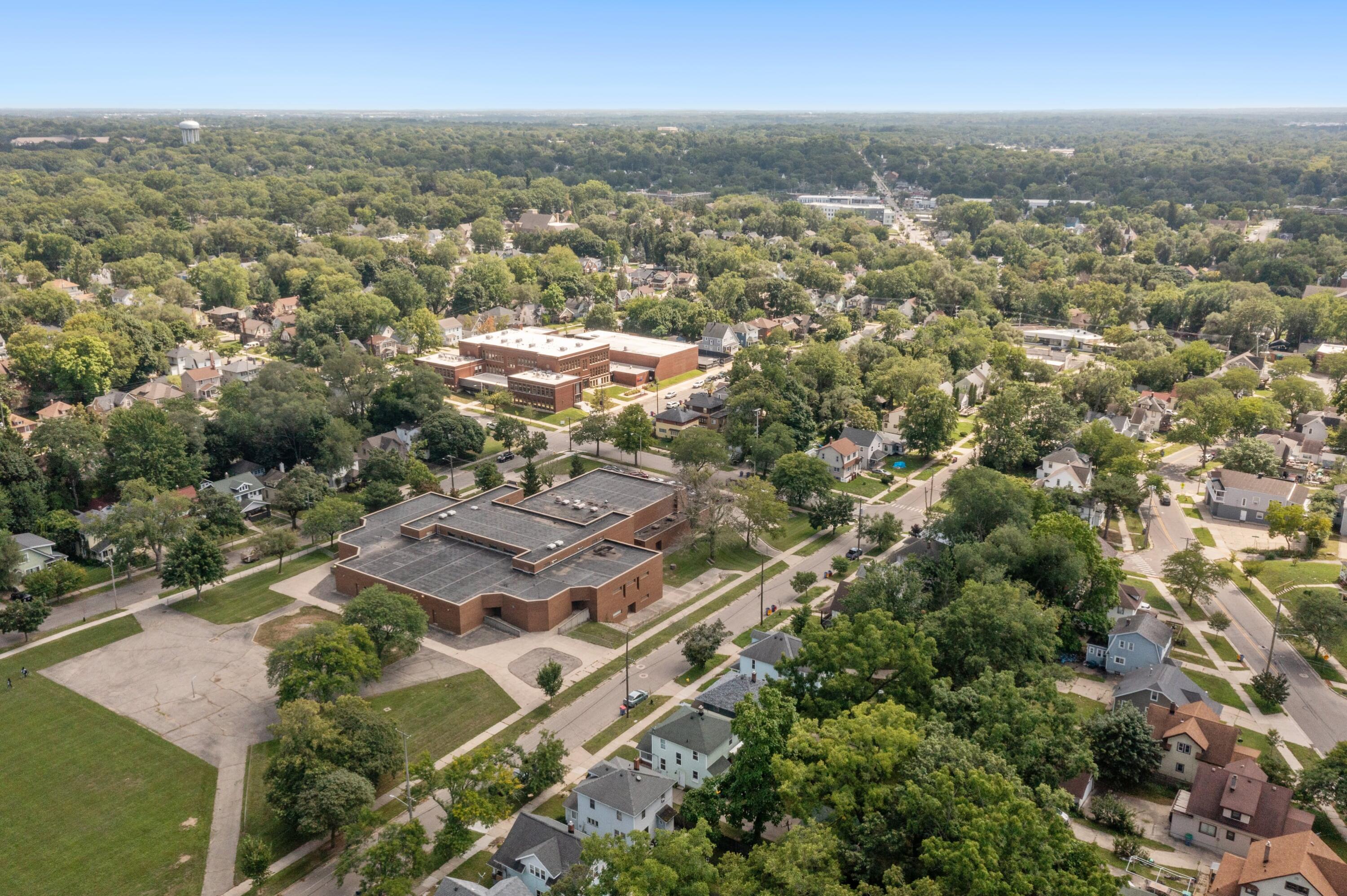 1027 Dallas Avenue SE Grand Rapids MI 49507