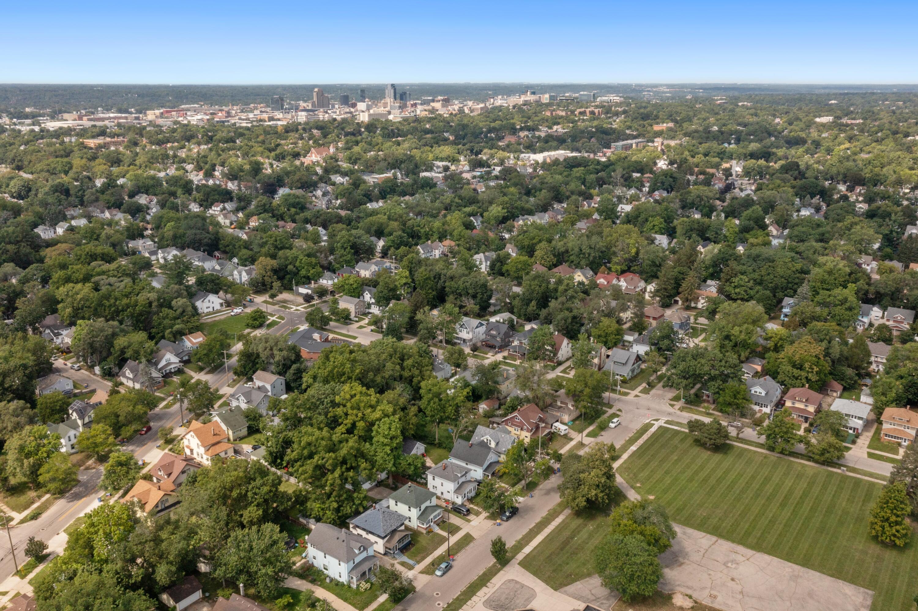 1027 Dallas Avenue SE Grand Rapids MI 49507
