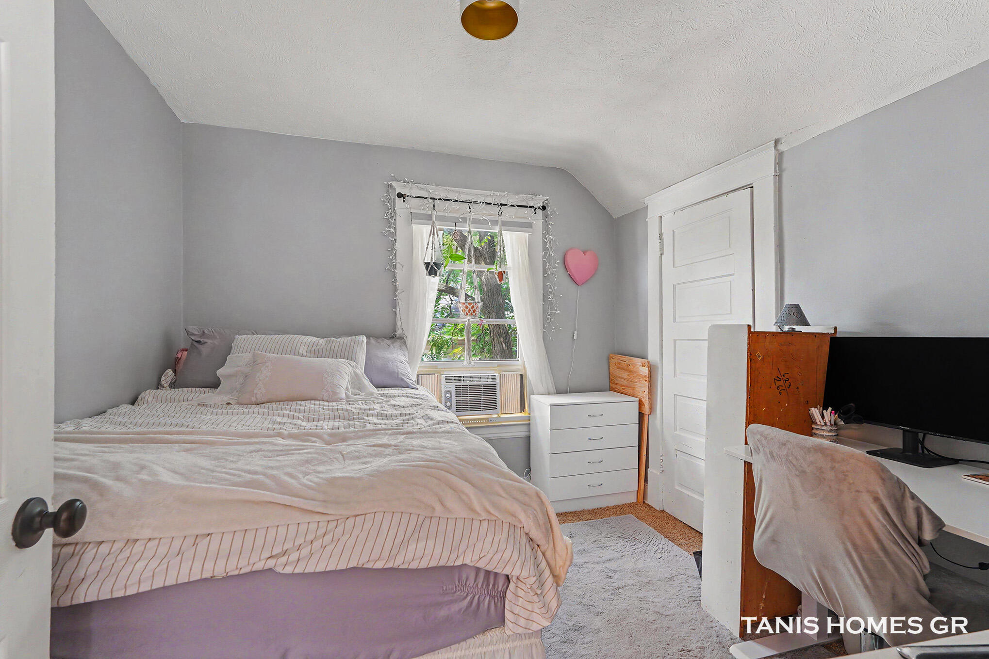 1121 Baxter Street SE Grand Rapids MI 49506