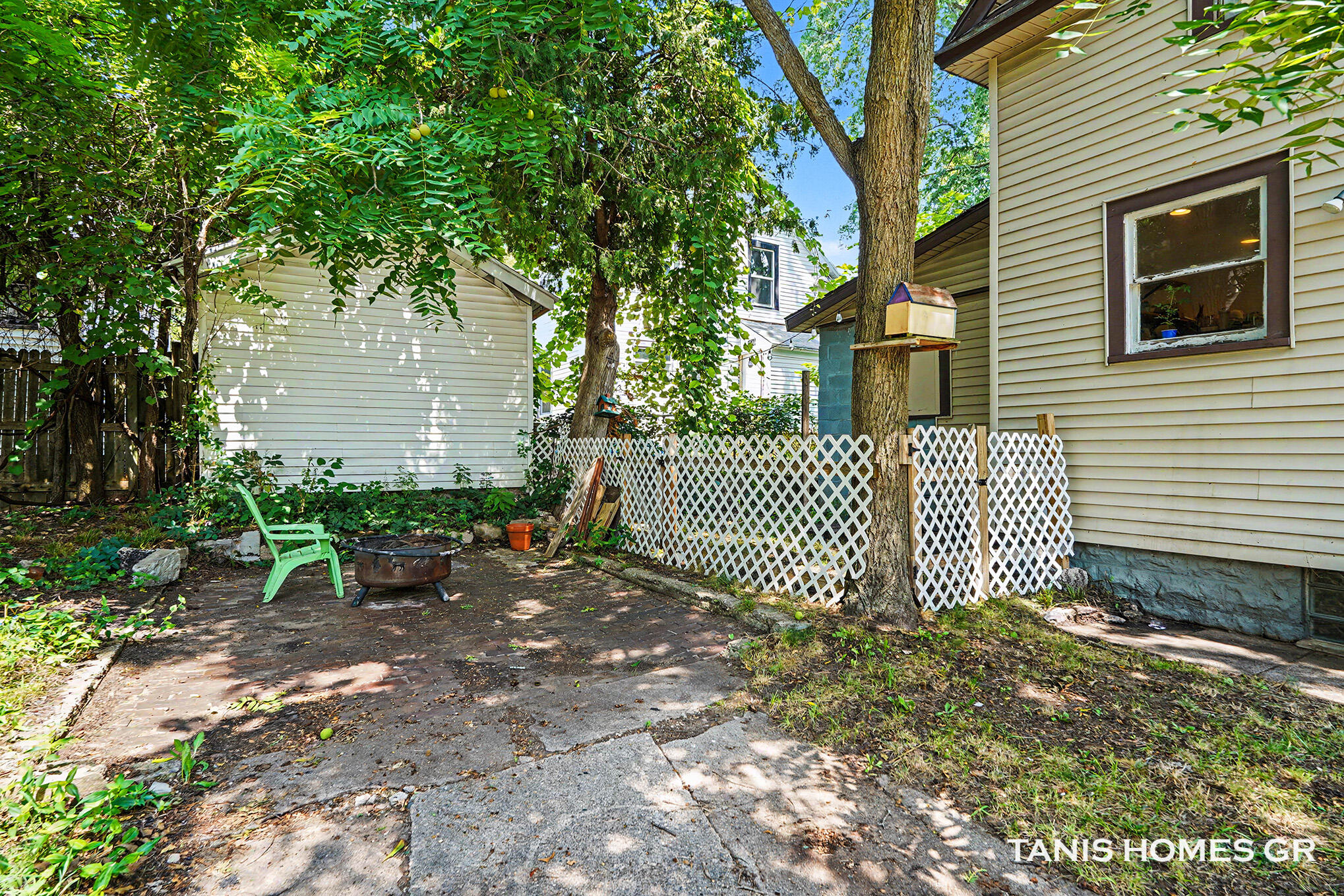 1121 Baxter Street SE Grand Rapids MI 49506