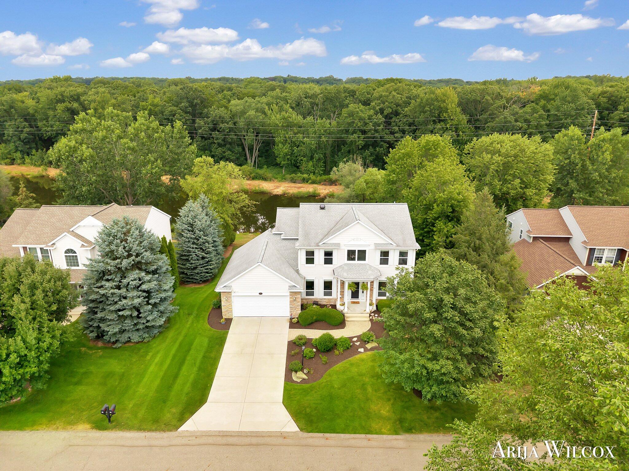 926 Dogwood Meadows Drive SE Ada MI 49301