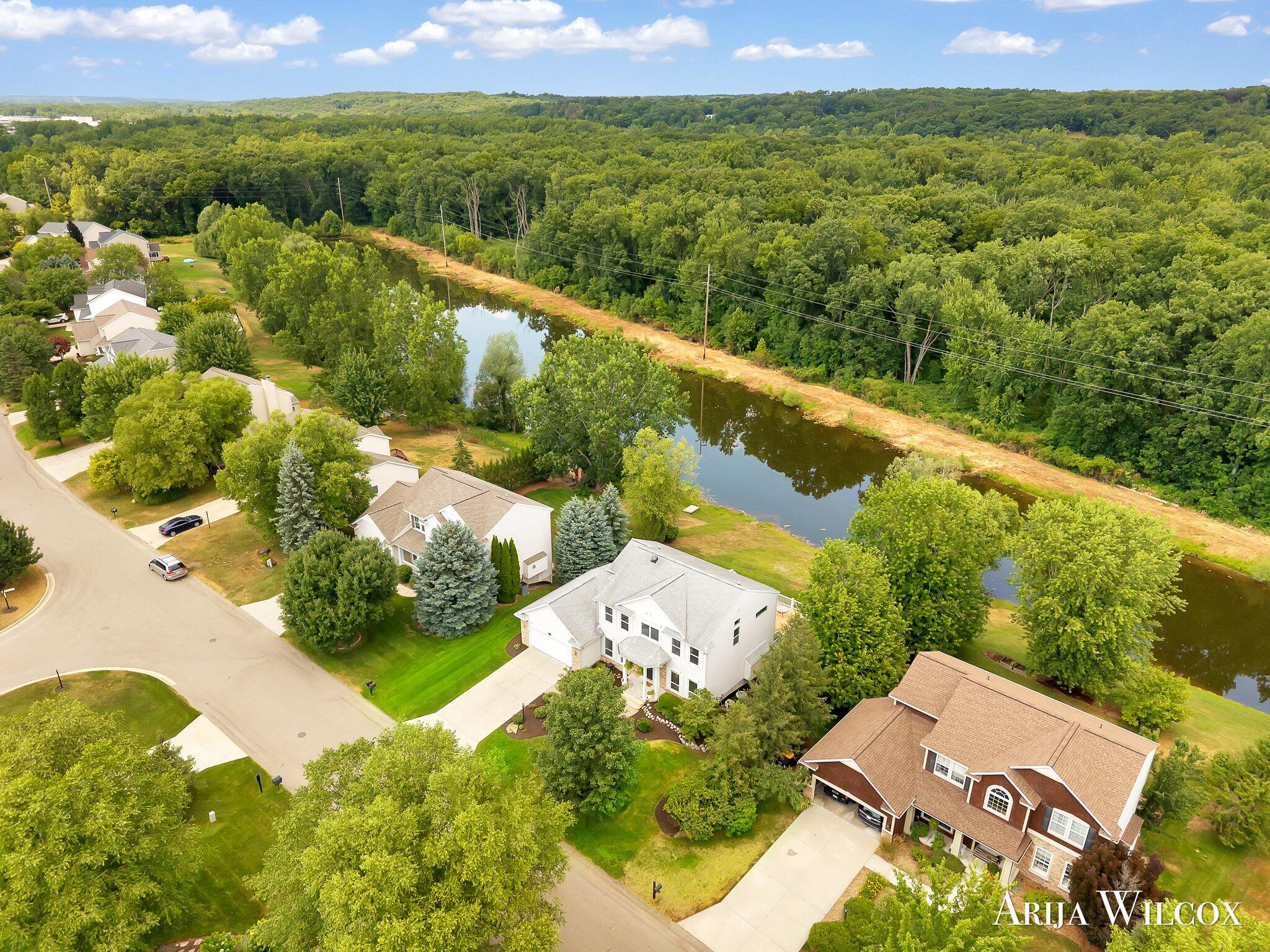 926 Dogwood Meadows Drive SE Ada MI 49301