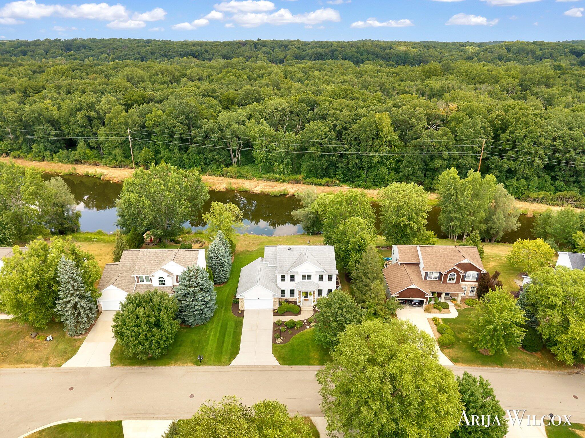 926 Dogwood Meadows Drive SE Ada MI 49301