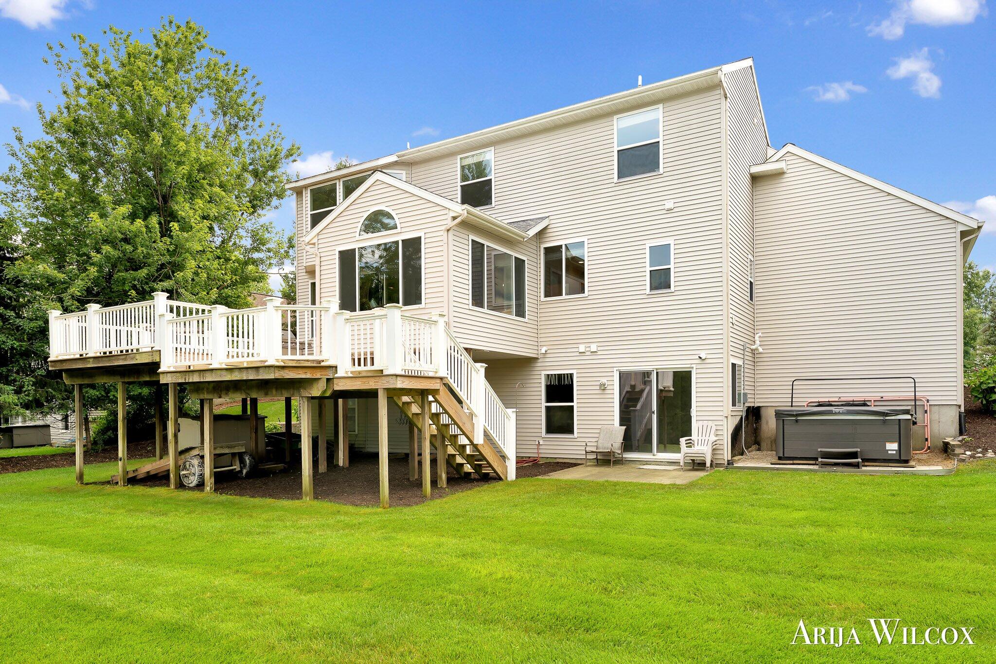926 Dogwood Meadows Drive SE Ada MI 49301