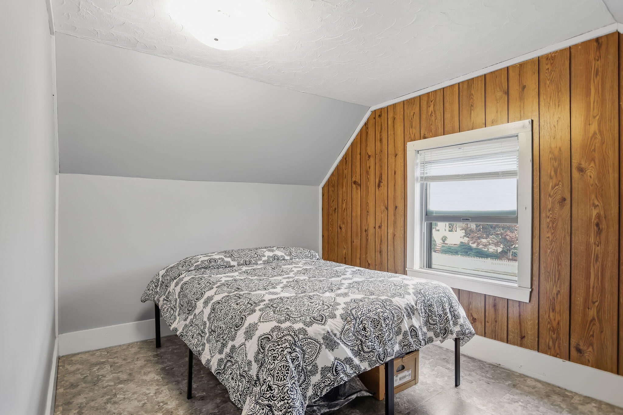 33 S State Street Zeeland MI 49464