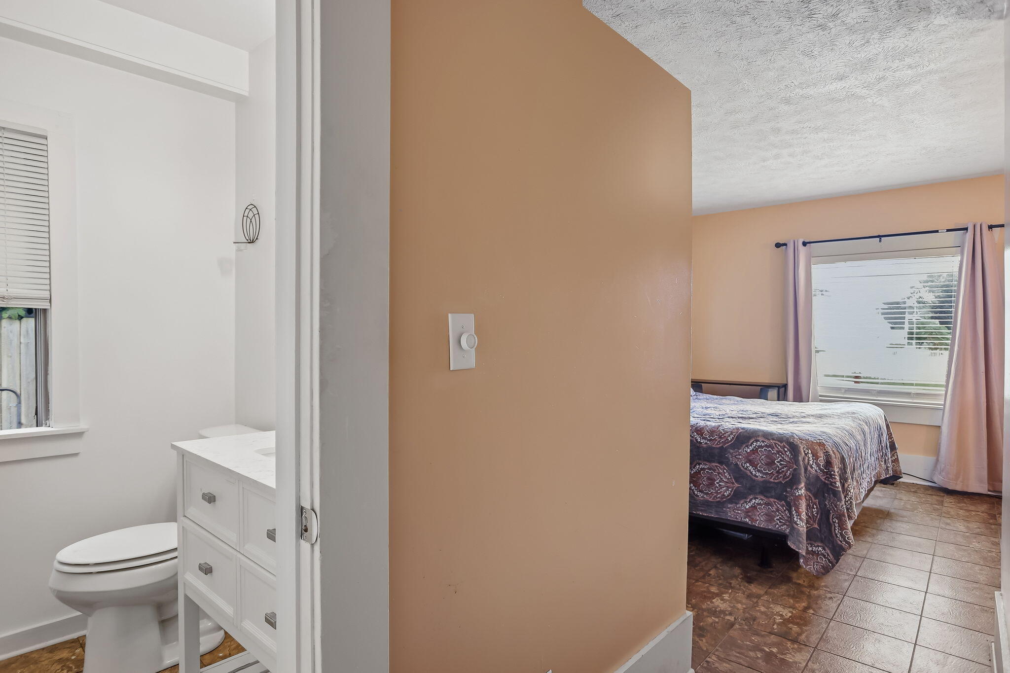 33 S State Street Zeeland MI 49464