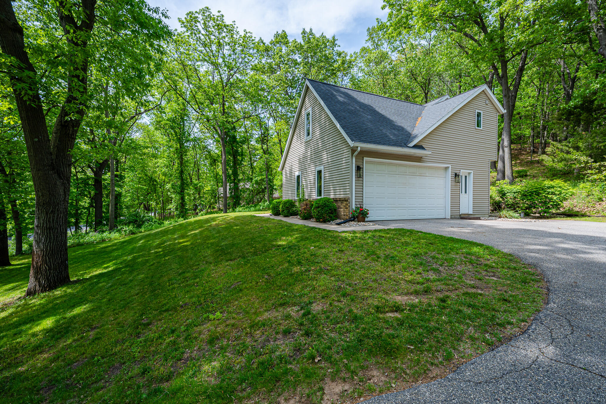 144 Pettis Avenue SE Ada MI 49301