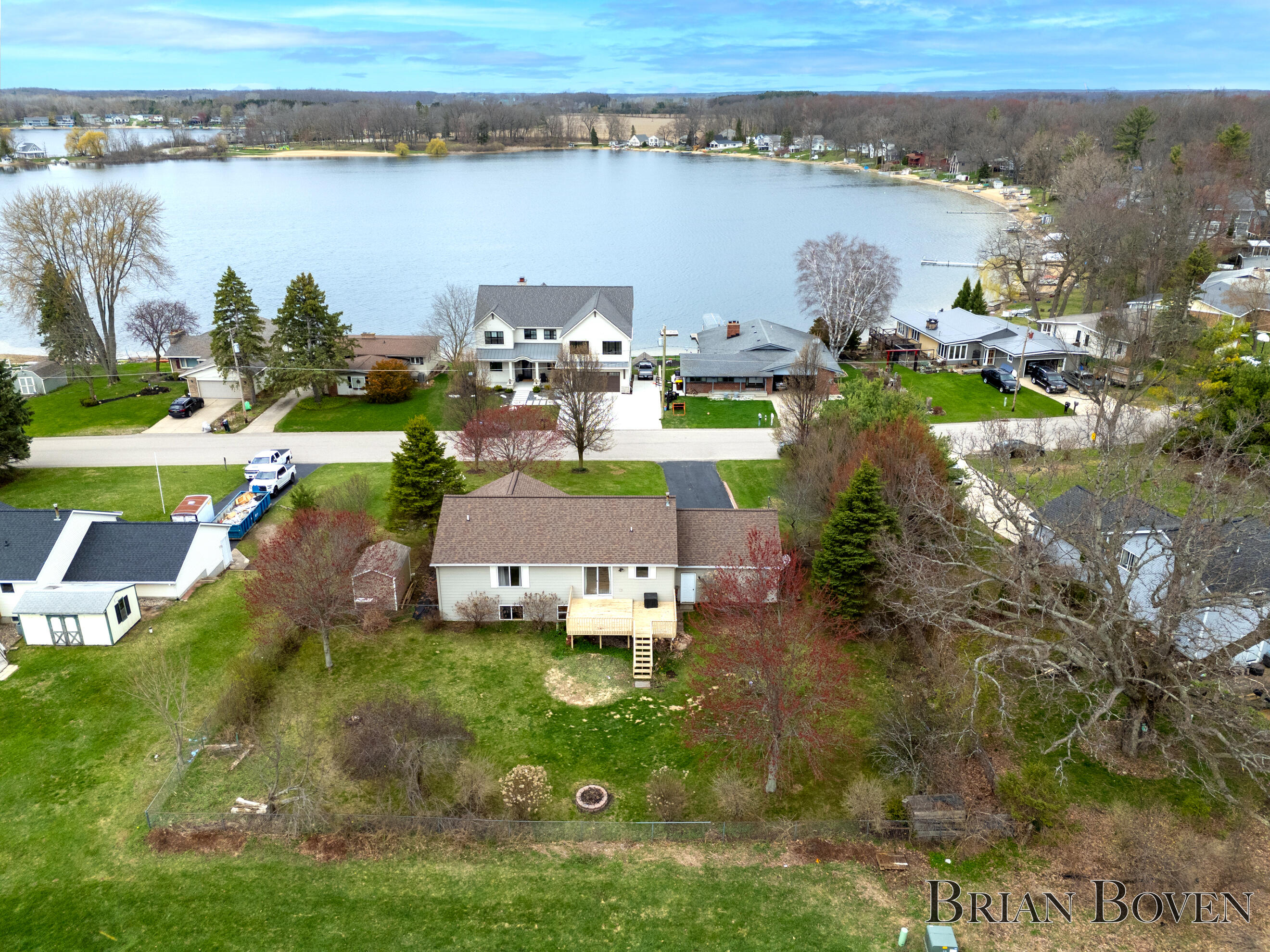7631 Hessler Drive NE Rockford MI 49341