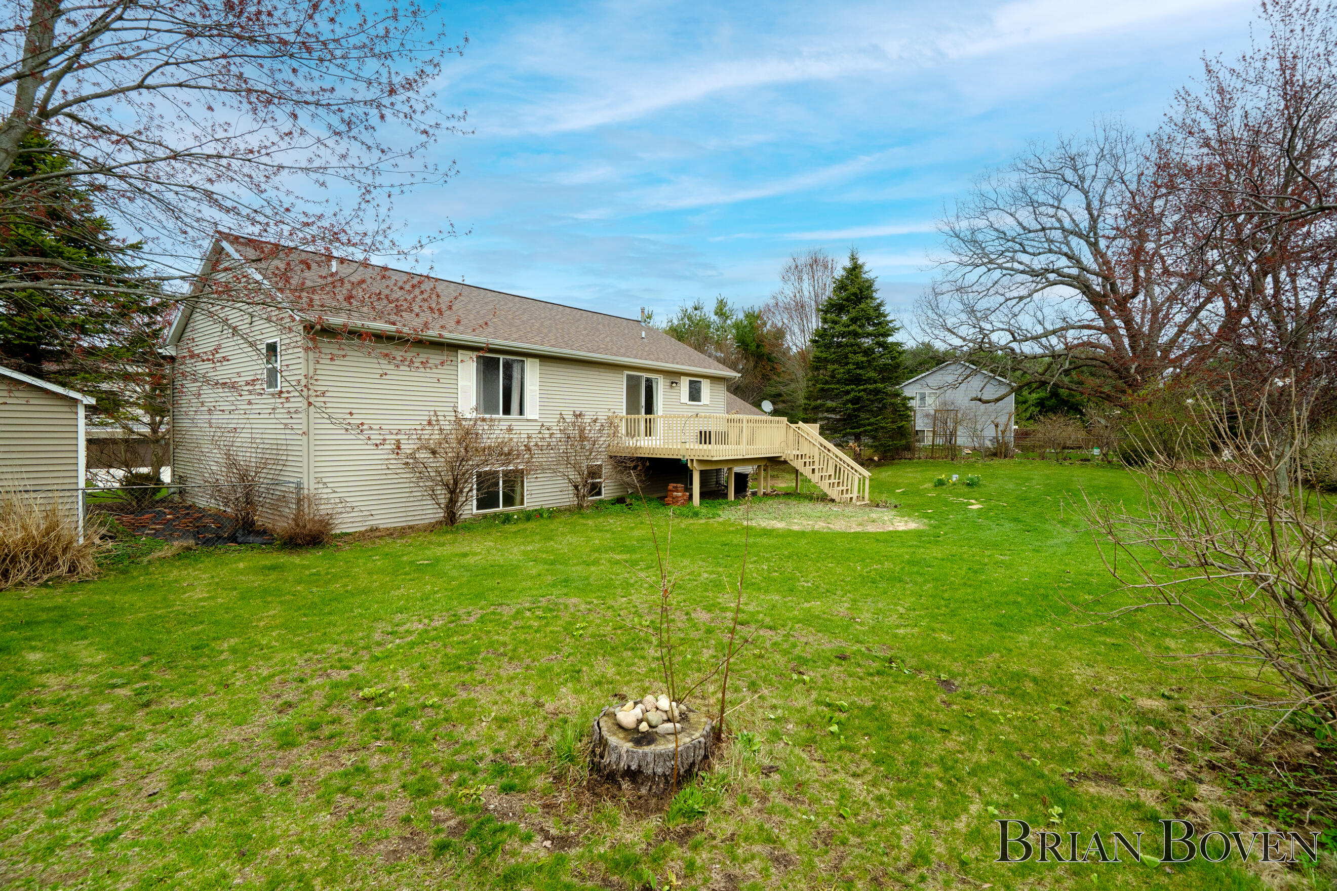 7631 Hessler Drive NE Rockford MI 49341