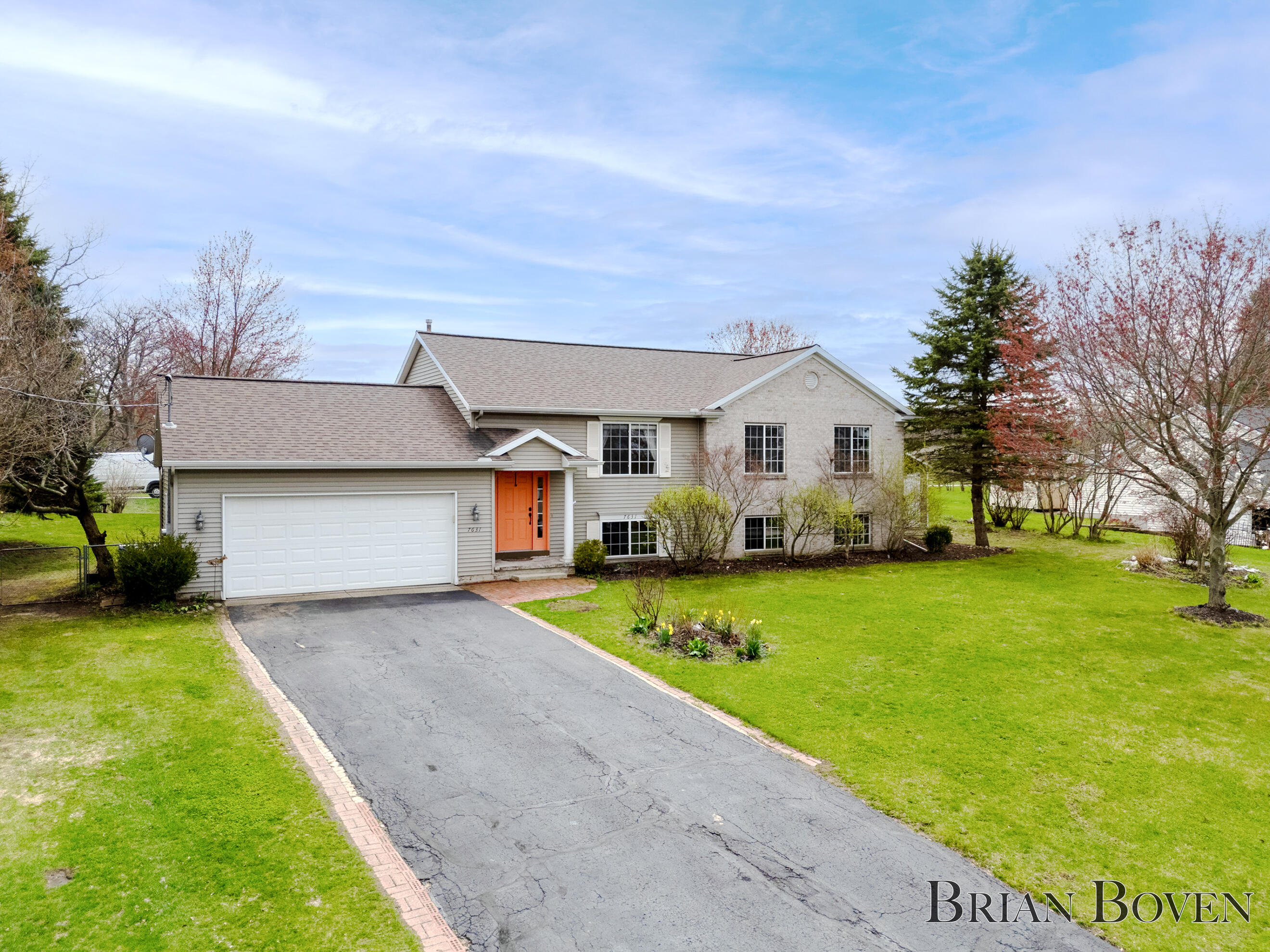 7631 Hessler Drive NE Rockford MI 49341