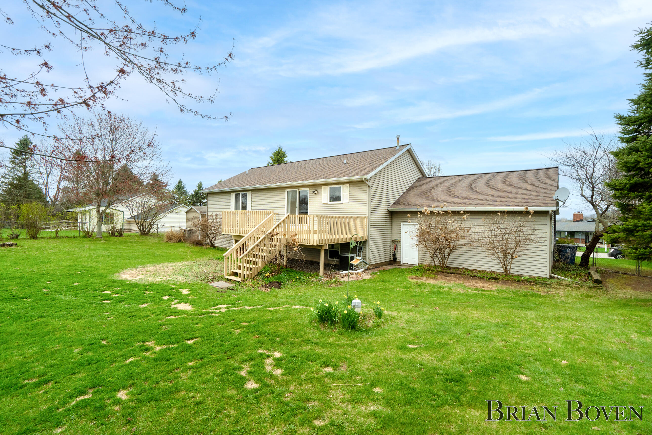 7631 Hessler Drive NE Rockford MI 49341