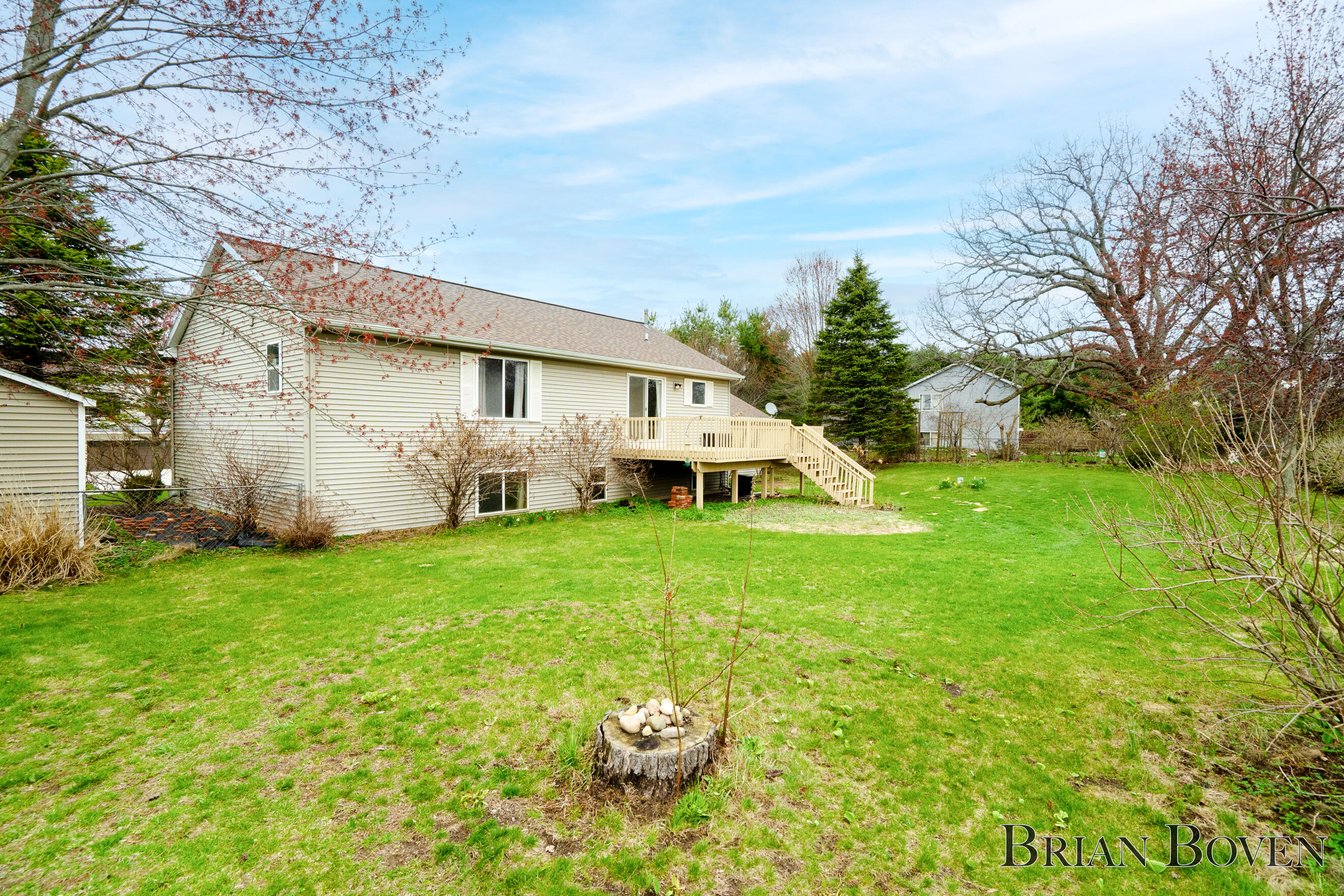 7631 Hessler Drive NE Rockford MI 49341