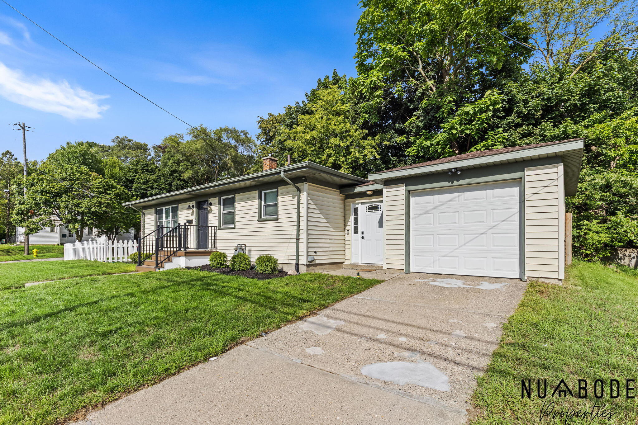 2114 Kalamazoo Avenue SE Grand Rapids MI 49507