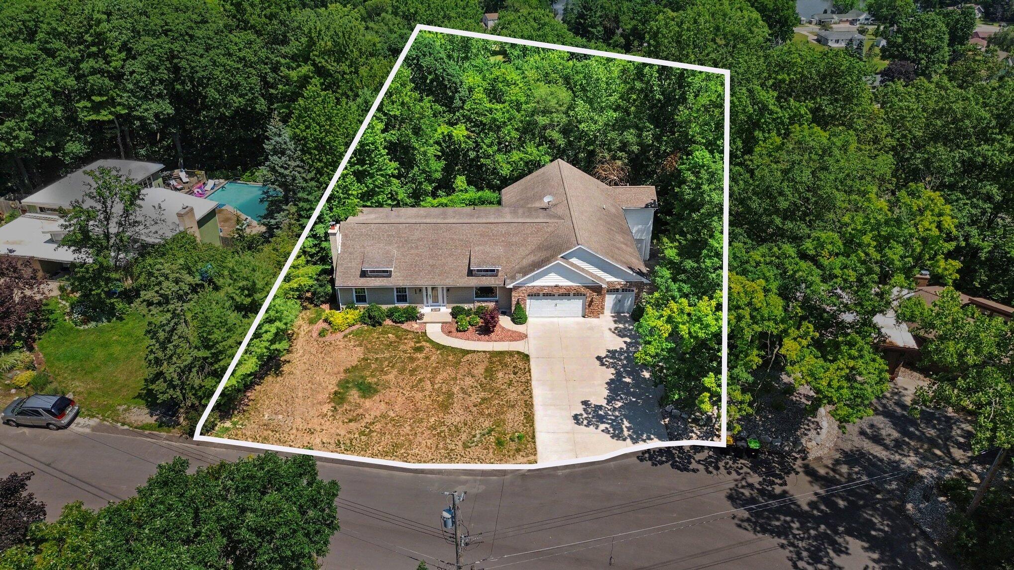 4994 Bluff Drive NE Grand Rapids MI 49525