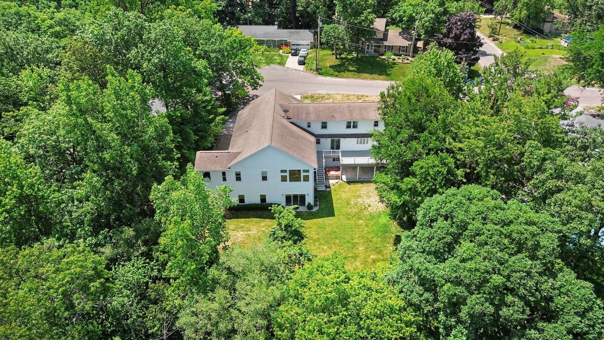 4994 Bluff Drive NE Grand Rapids MI 49525
