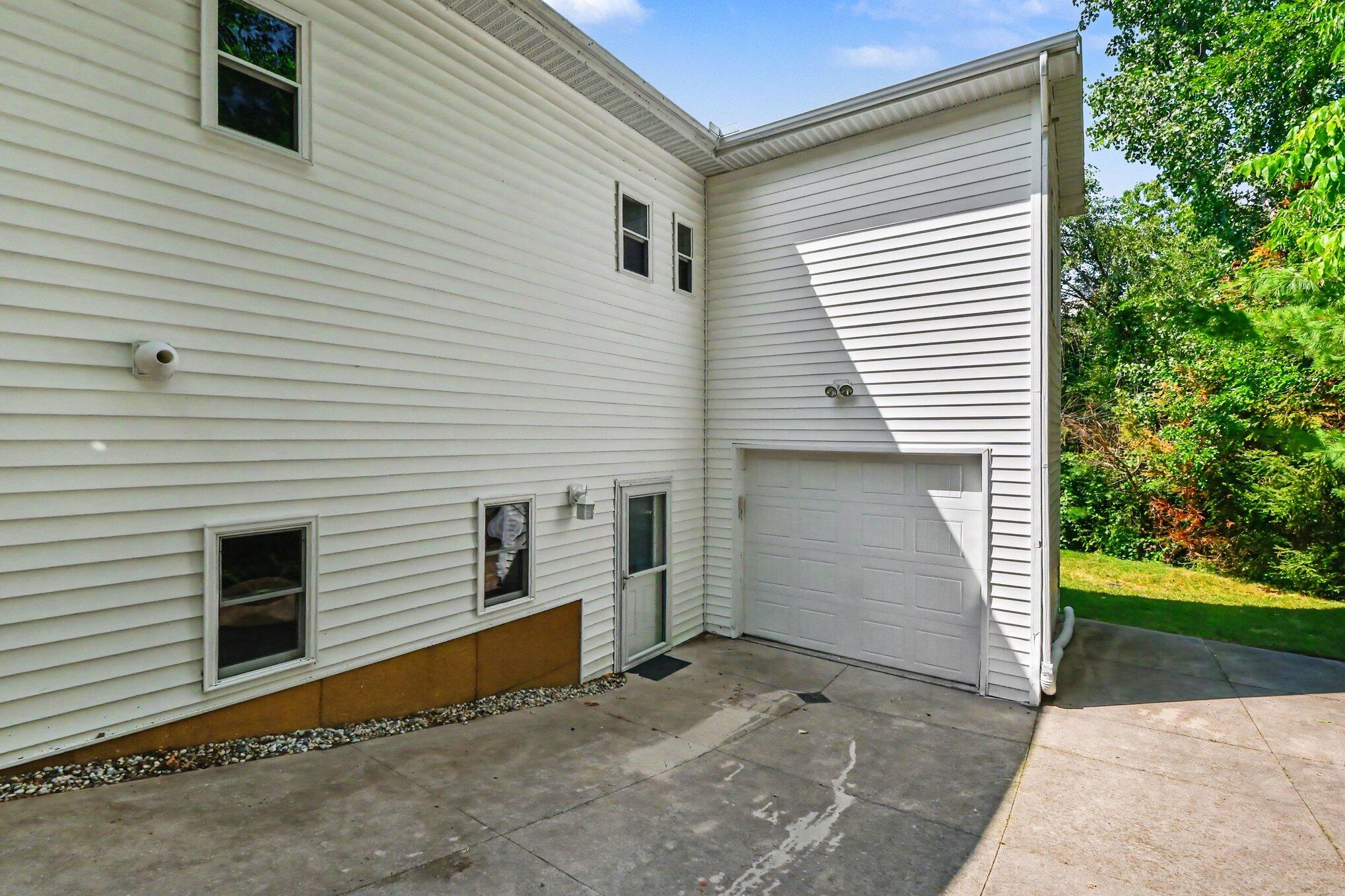 4994 Bluff Drive NE Grand Rapids MI 49525