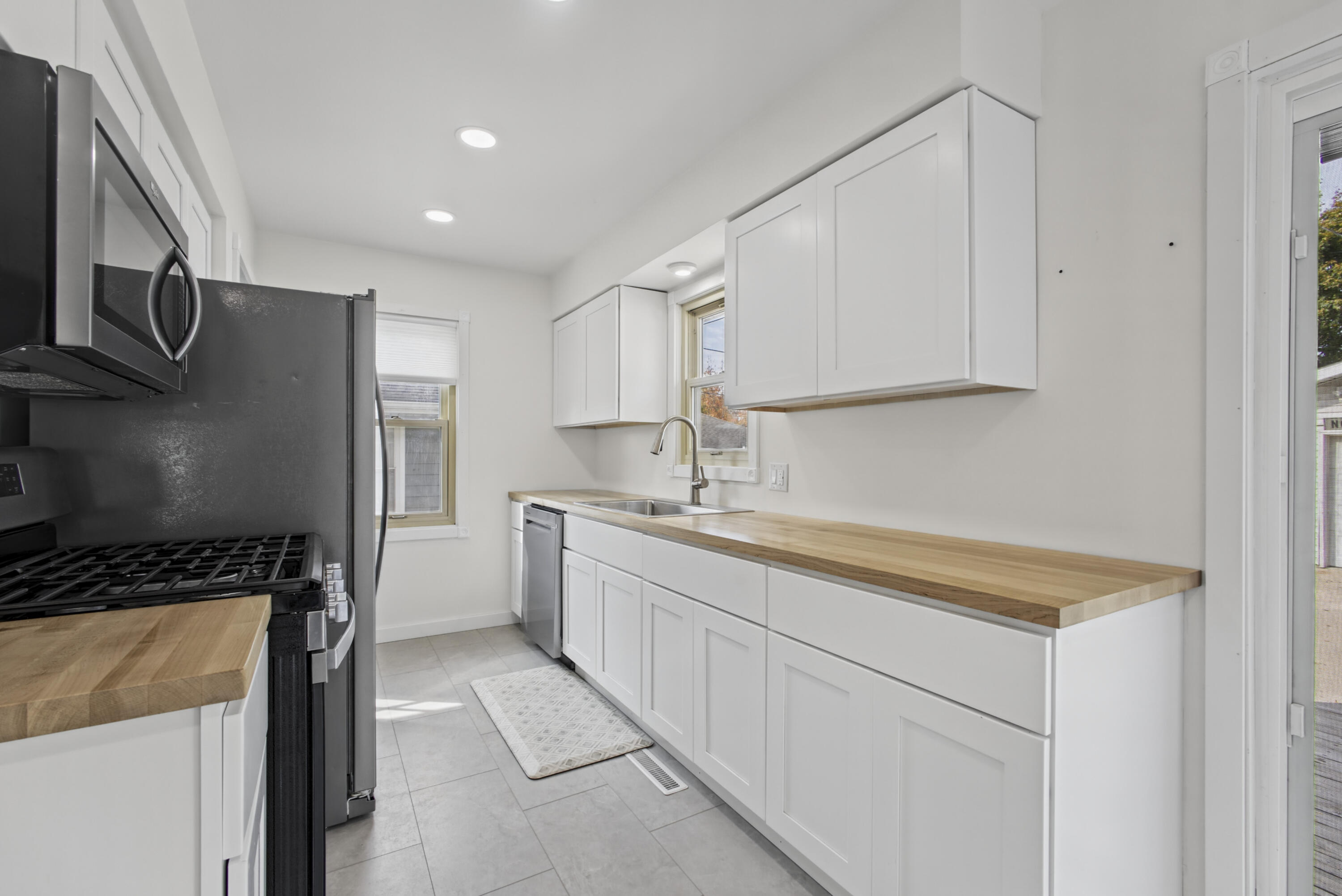 1031 Truxton Avenue NE Grand Rapids MI 49505