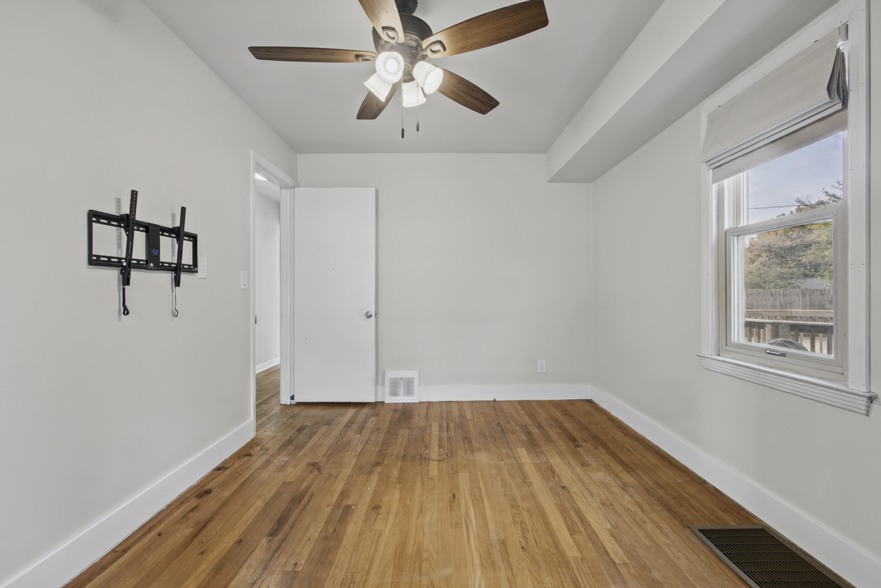 1031 Truxton Avenue NE Grand Rapids MI 49505