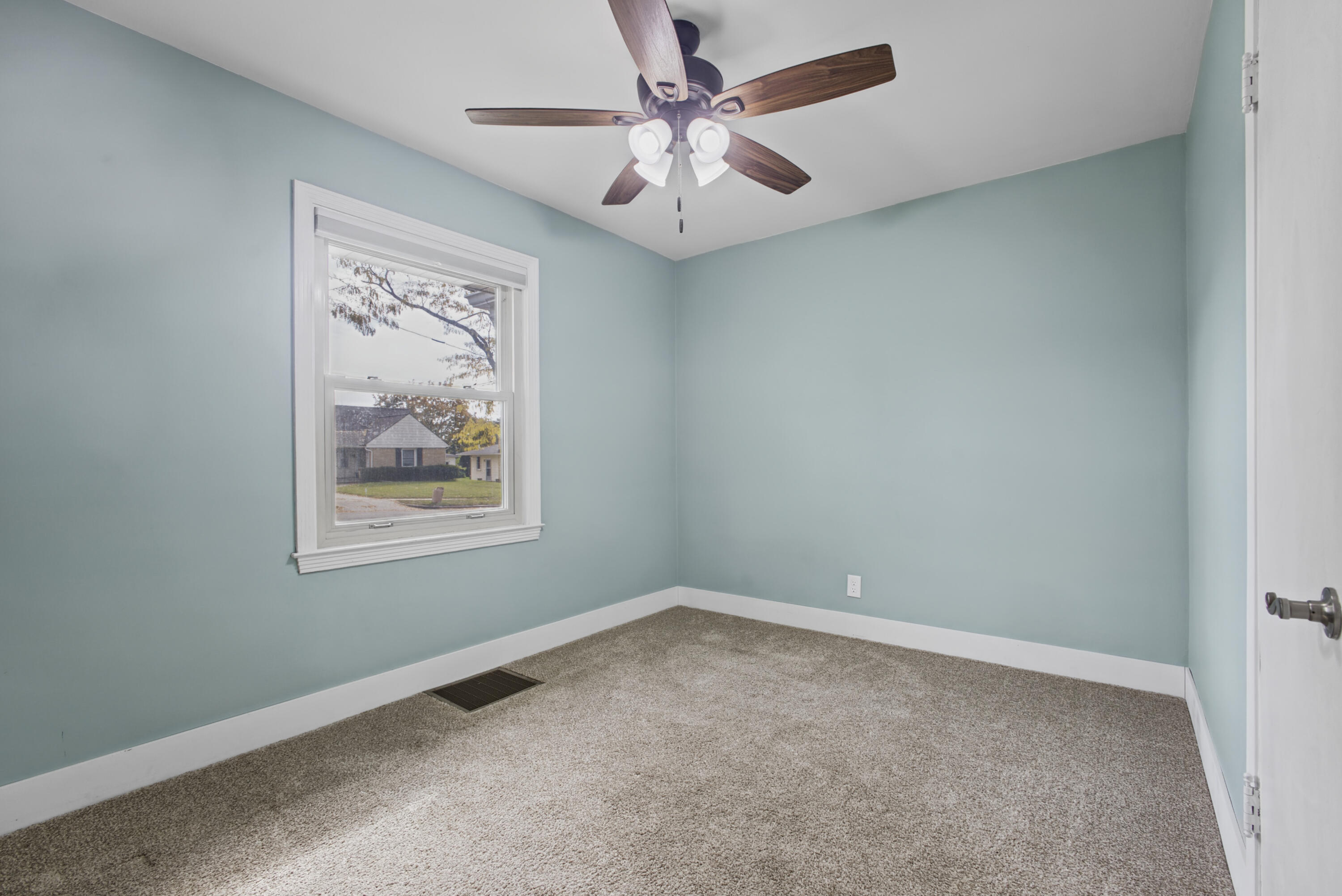 1031 Truxton Avenue NE Grand Rapids MI 49505