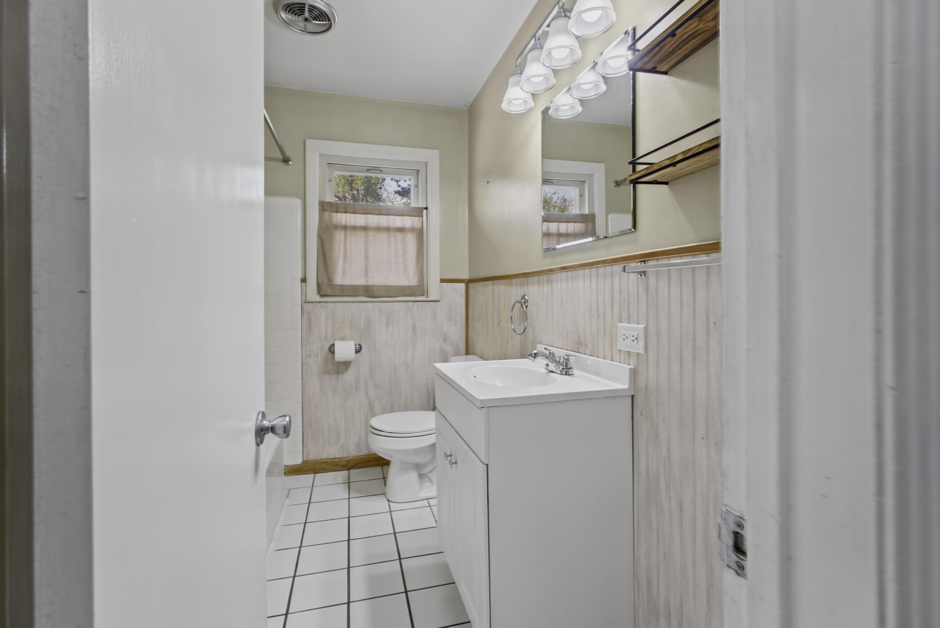 1031 Truxton Avenue NE Grand Rapids MI 49505